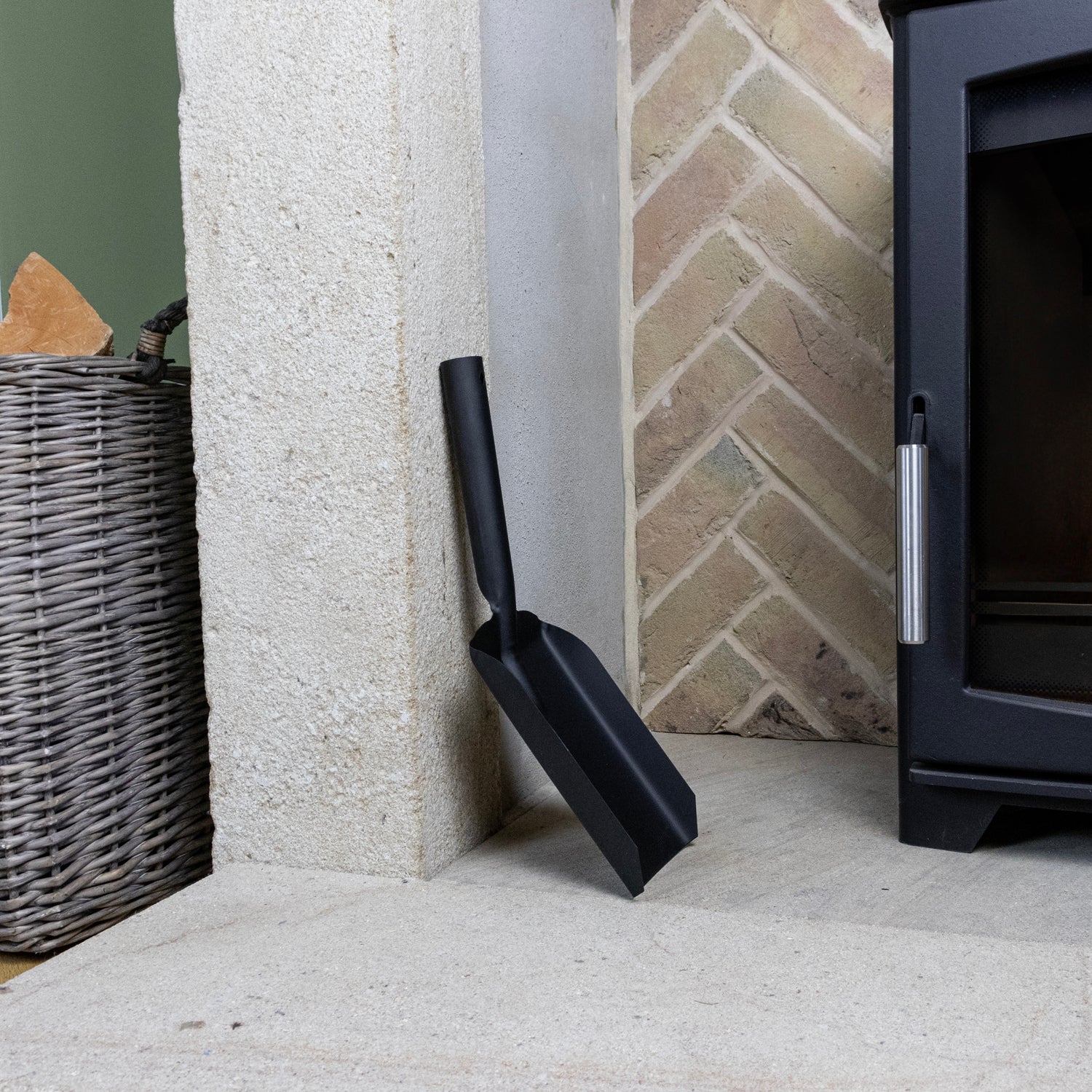 JVL Hudson Large Fireplace Shovel - Image 12