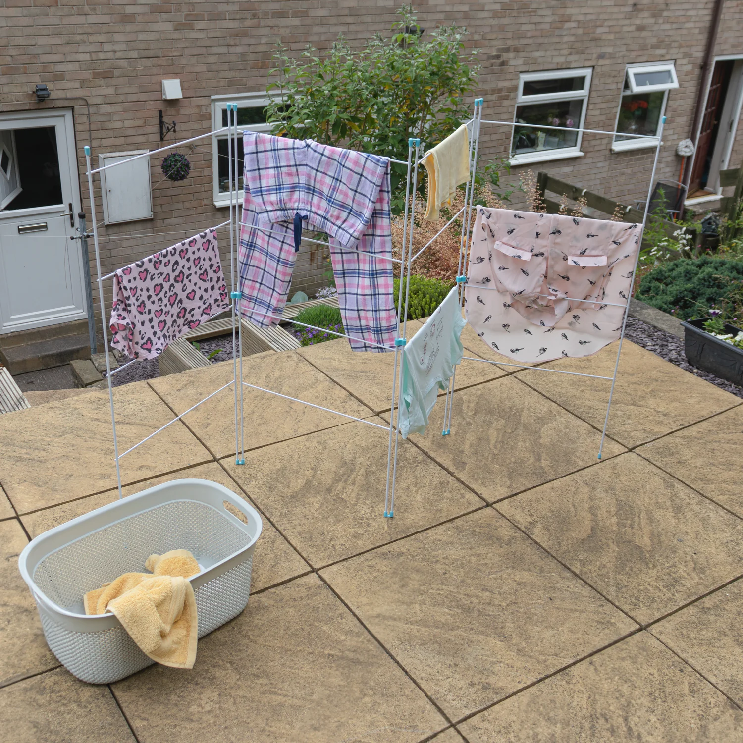 JVL Indoor/Outdoor Four Panel Folding Clothes Airer Laundry Dryer, 8M - Image 19