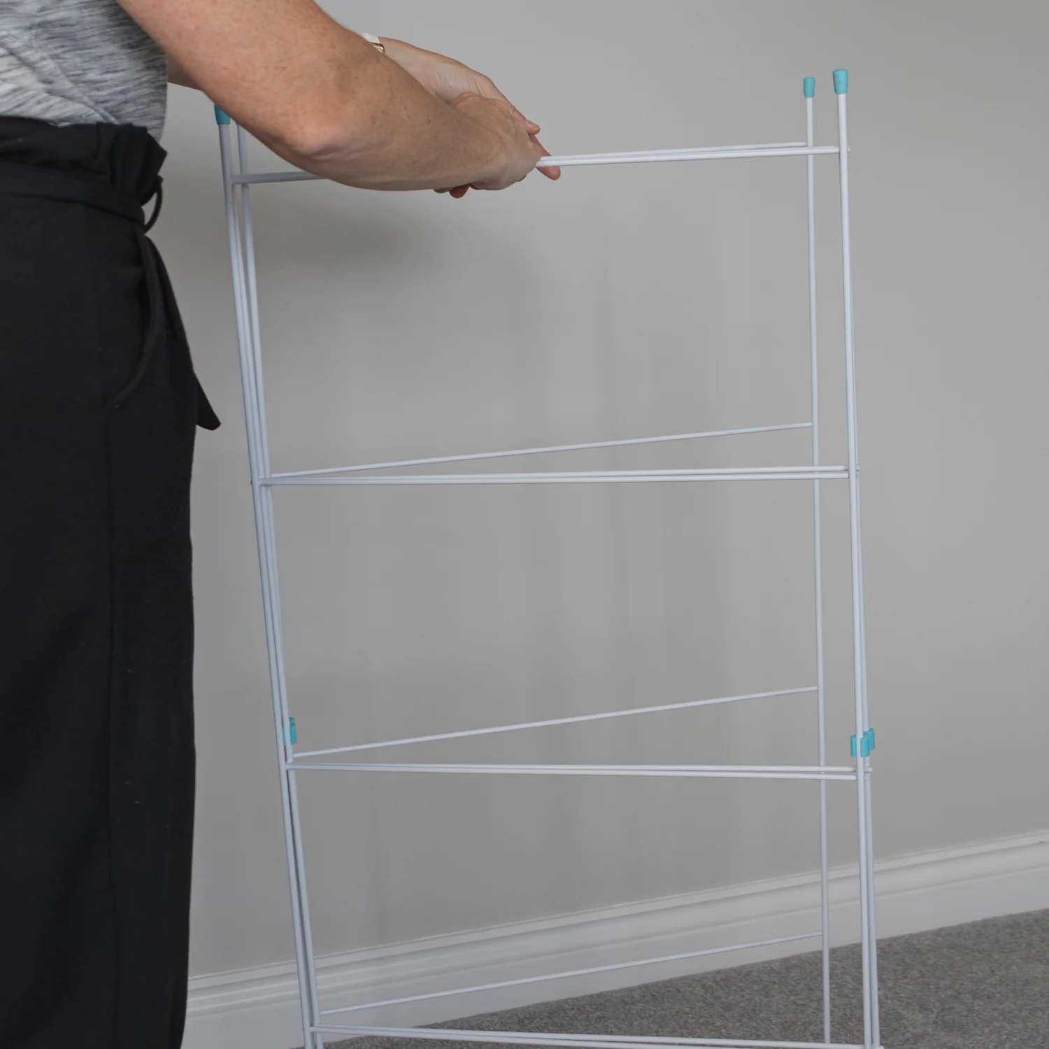 JVL Indoor/Outdoor Three Panel Folding Clothes Airer Laundry Dryer, 6M - Image 10