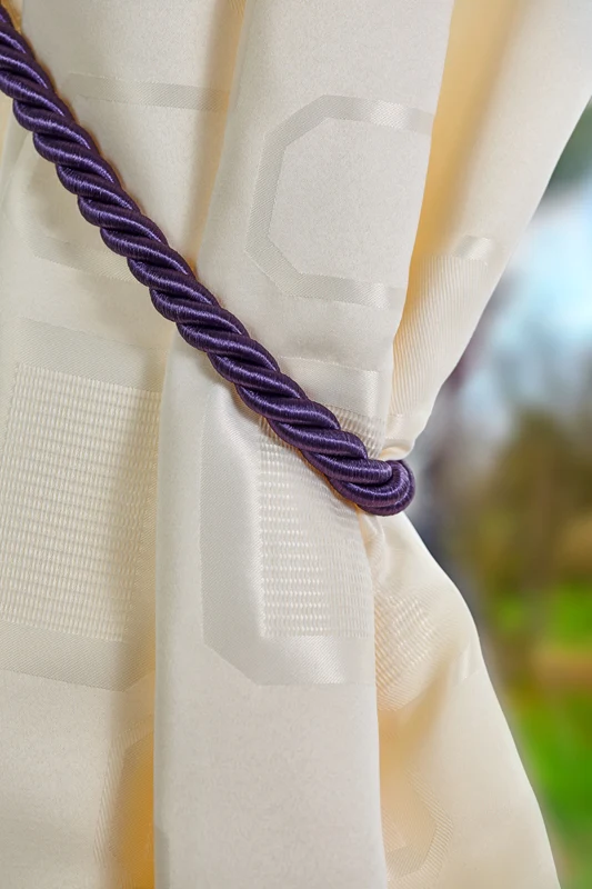 Knightsbridge Tieback in Aubergine