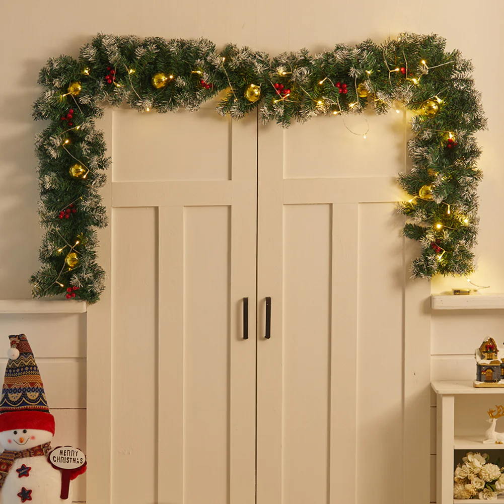 Lifeideas 270cm Pre-Lit Christmas Garland - Image 2