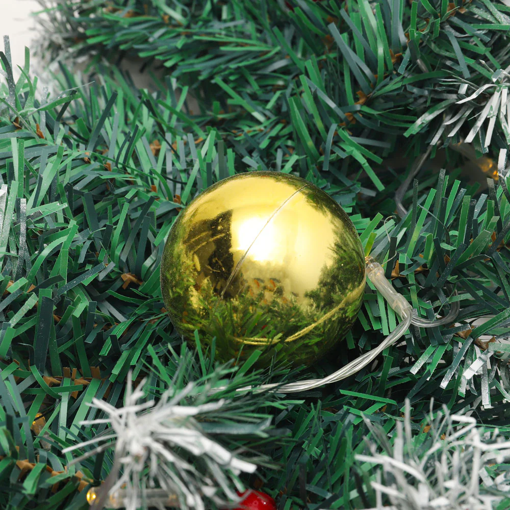Lifeideas 270cm Pre-Lit Christmas Garland - Image 6