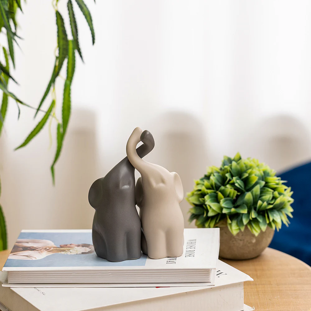 Lifeideas Set Of 2 Ceramic Couple Elephant Ornaments Decoration Figurine