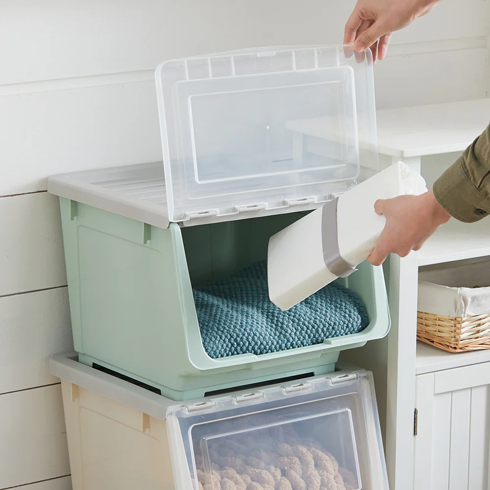 Lifeideas Stackable Plastic Storage Box with Lid and Wheels - Image 2
