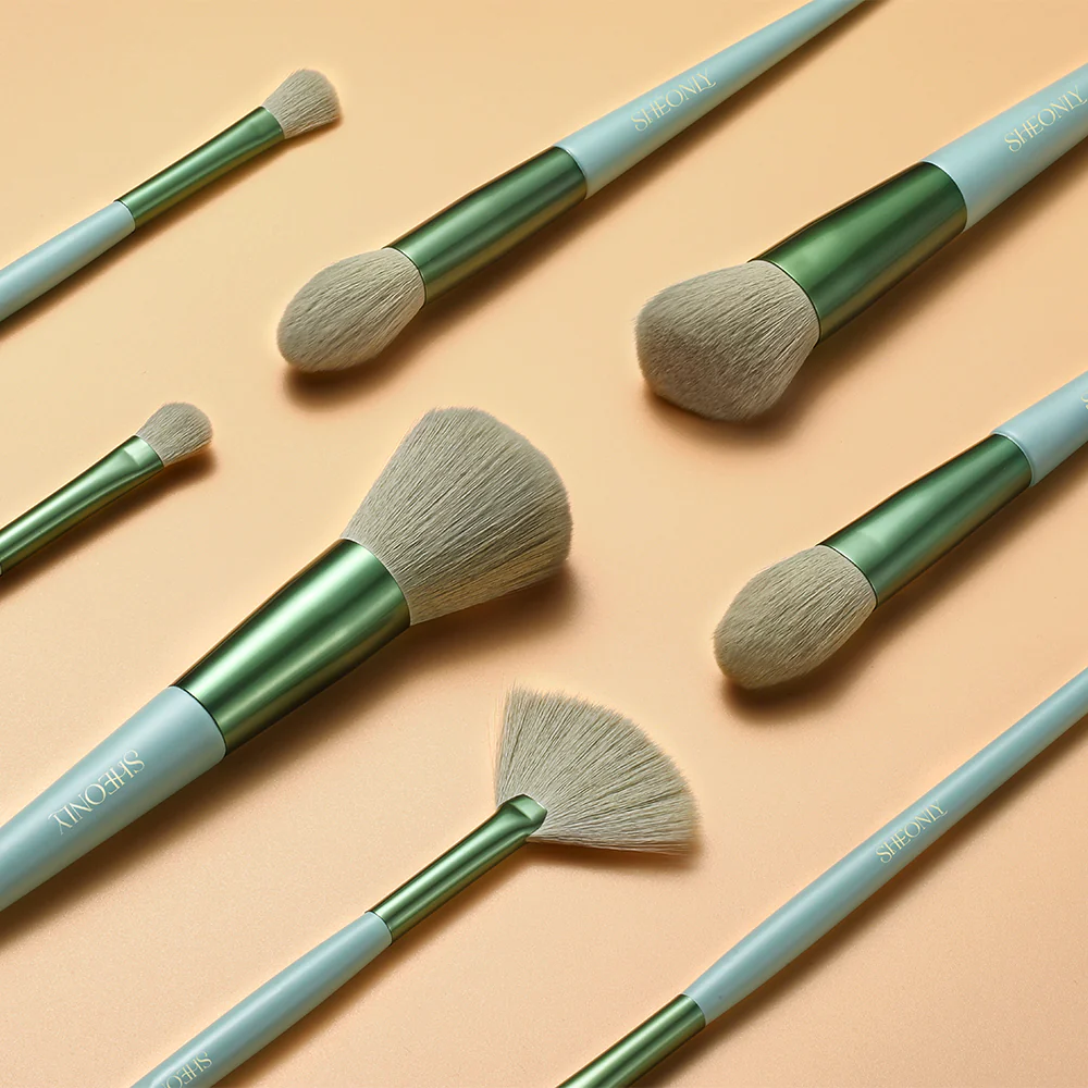 Livingandhome Professional Makeup Brush Set 14 Pcs for Foundation Powder Concealers Eye Shadows Blush - Image 2