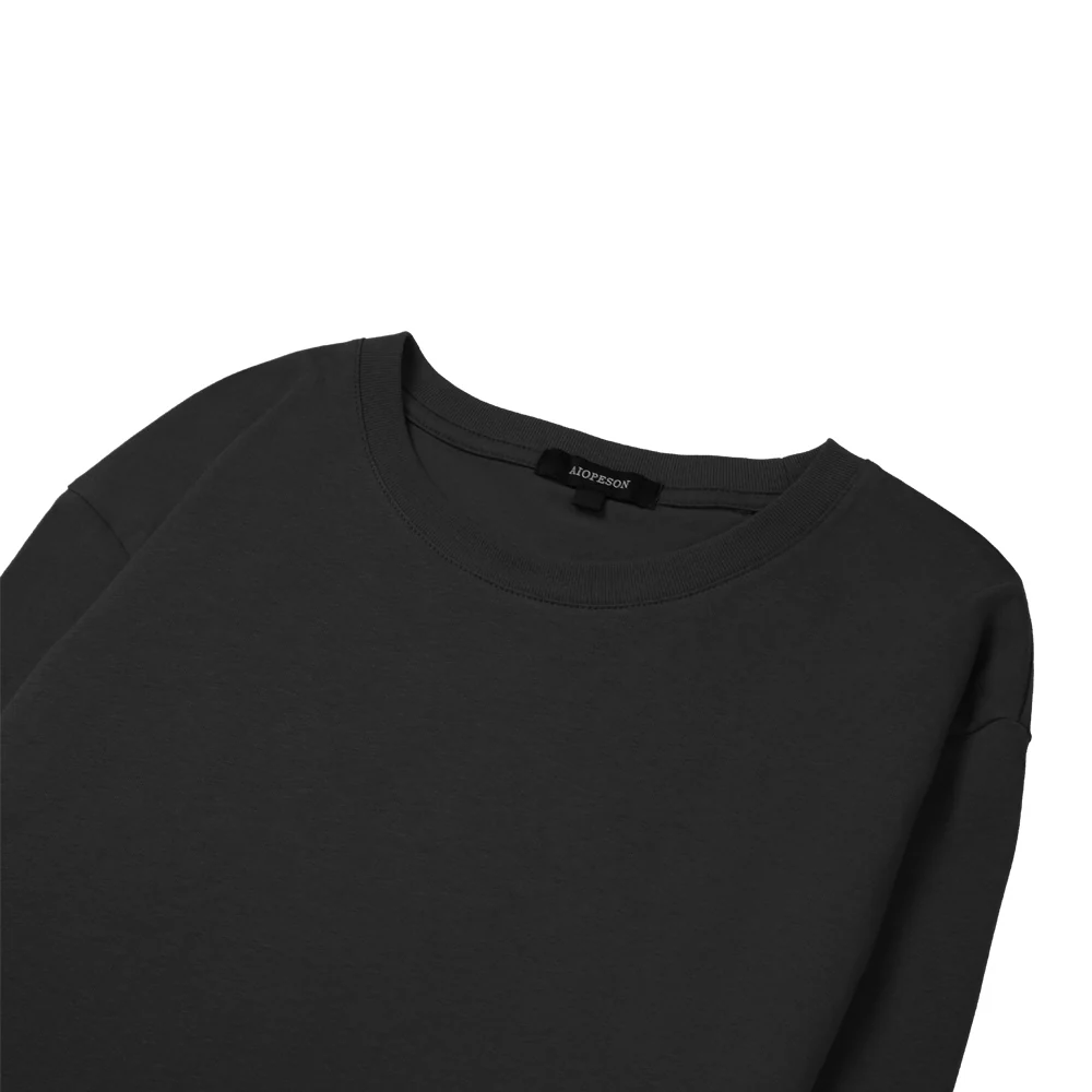 Long-Sleeved Crew Neck T-Shirt - Image 5