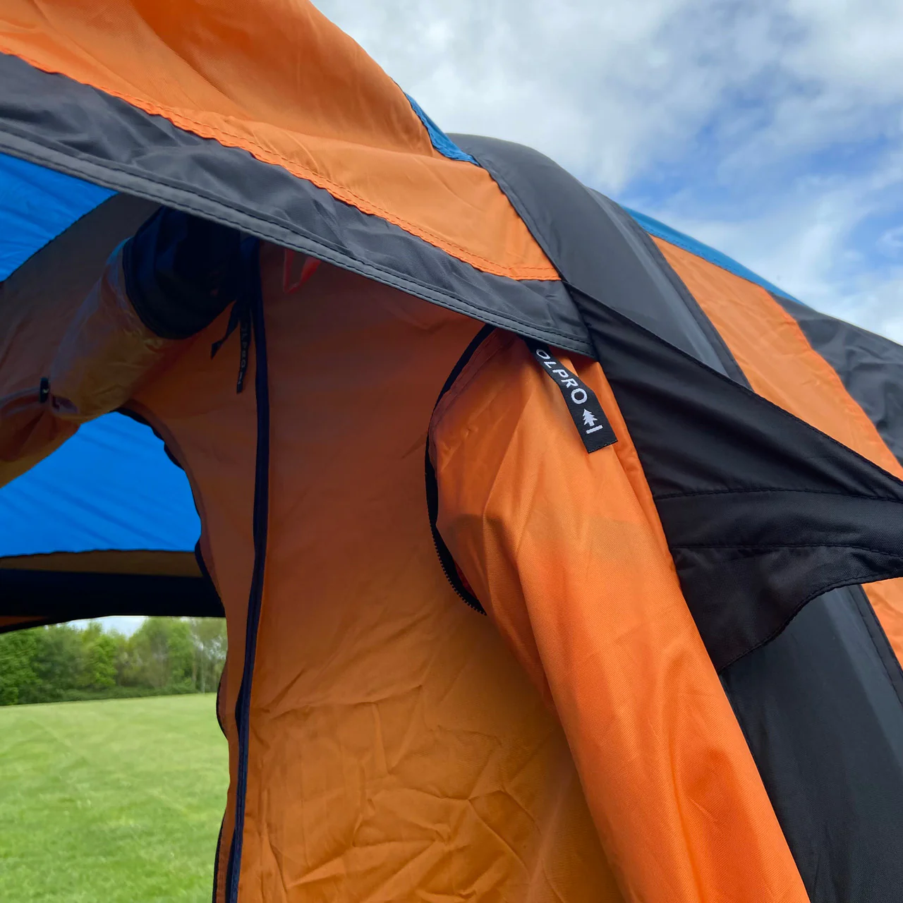 Loopo Breeze® V2 Inflatable Campervan Awning Charcoal - Image 4