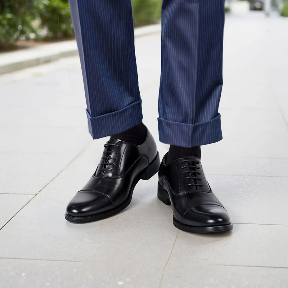 Low-Top Lace-Up Leather Dress Shoes With Pointed Toe - Black