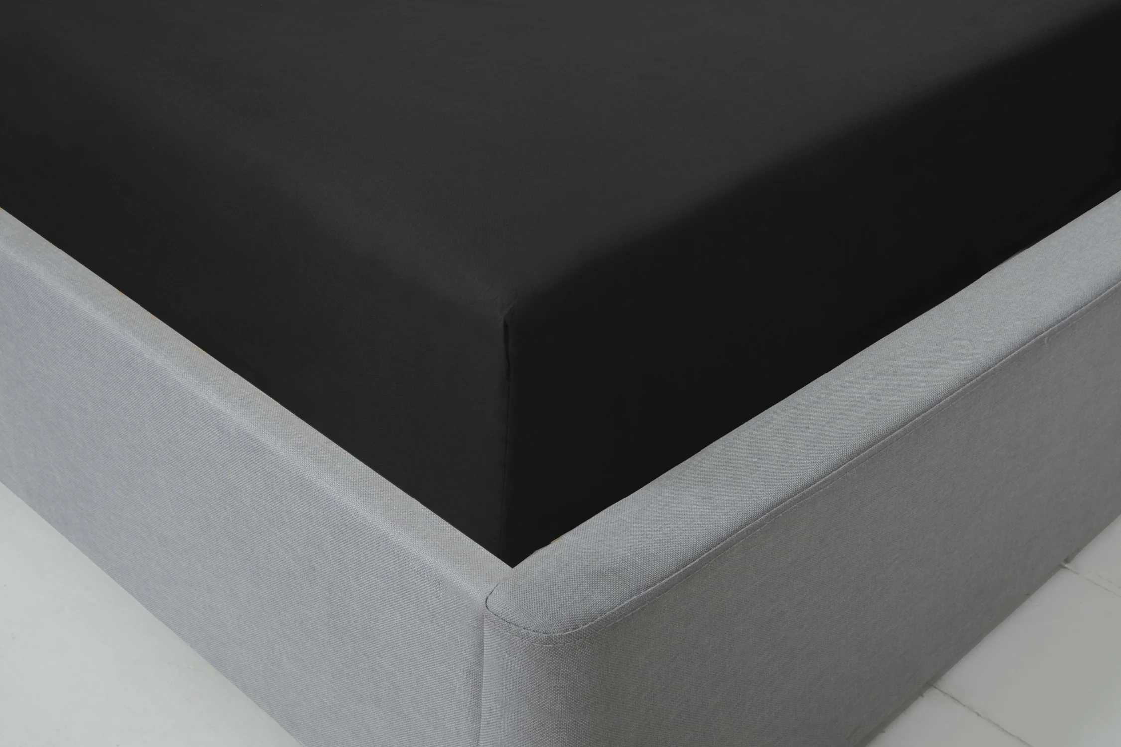 Lyla Fitted Sheet In Black - Double Size - Image 2
