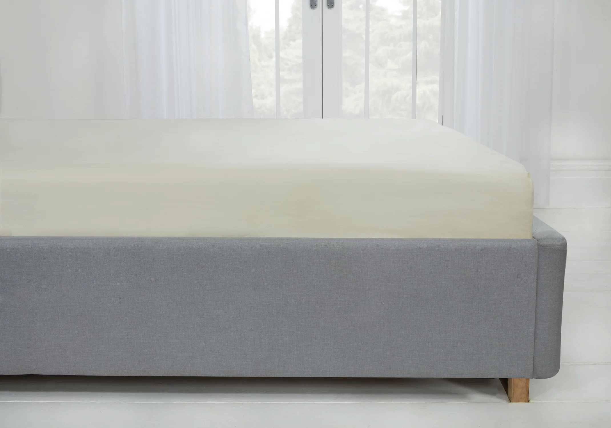 Lyla Fitted Sheet In Cream - Double Size - Image 2