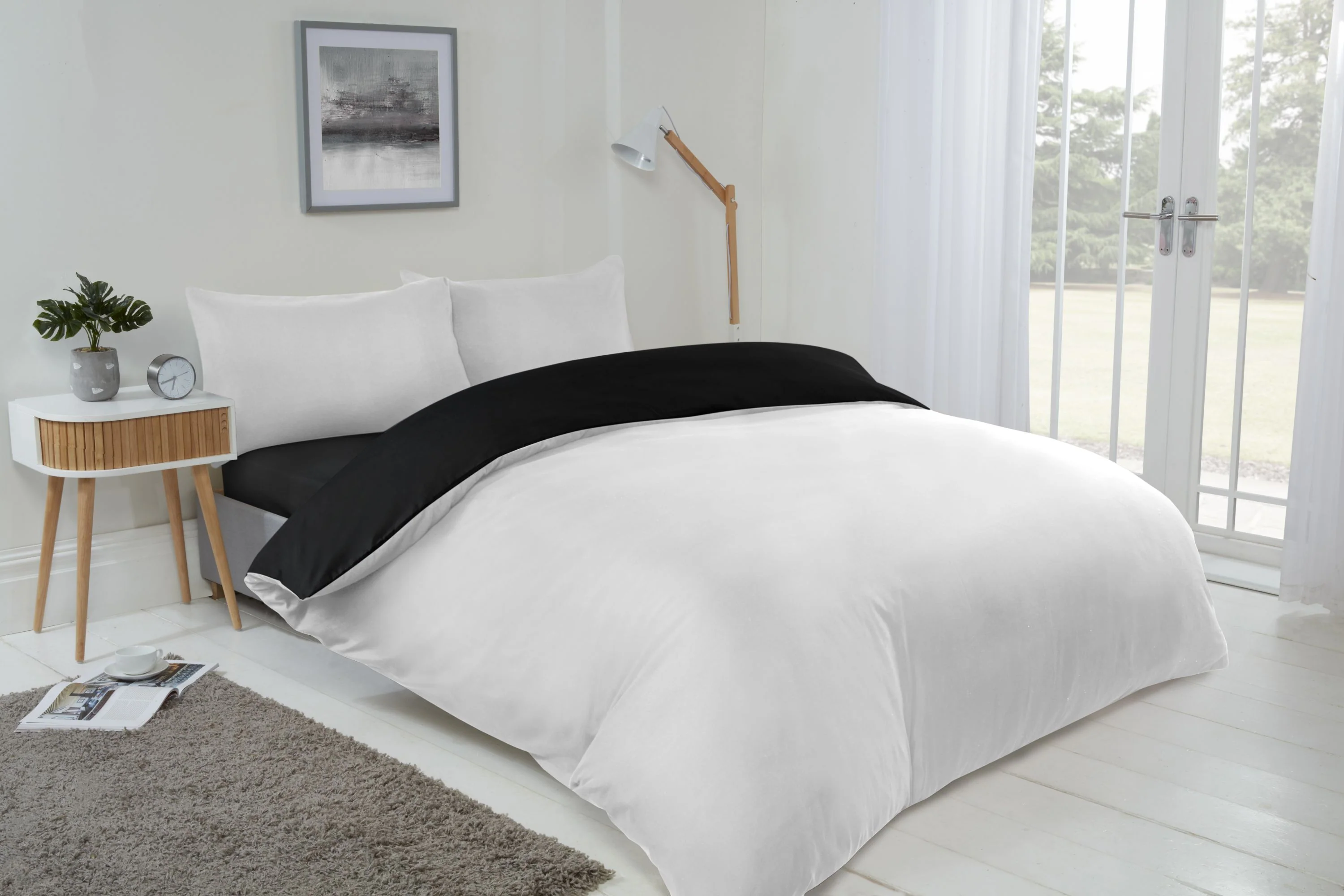 Lyla Reversible Duvet Set in Black/White - Image 4