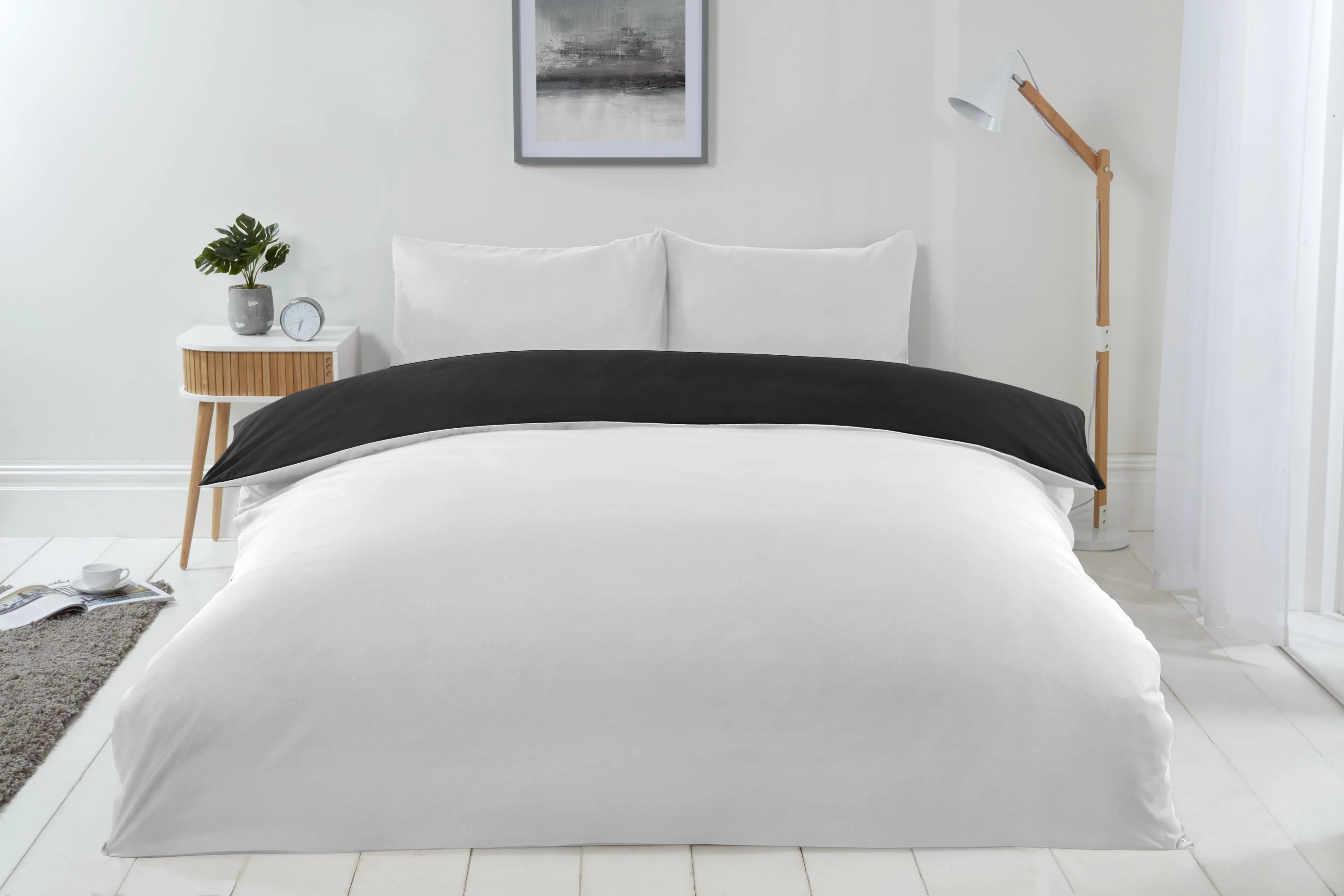 Lyla Reversible Duvet Set in Black/White - Image 3