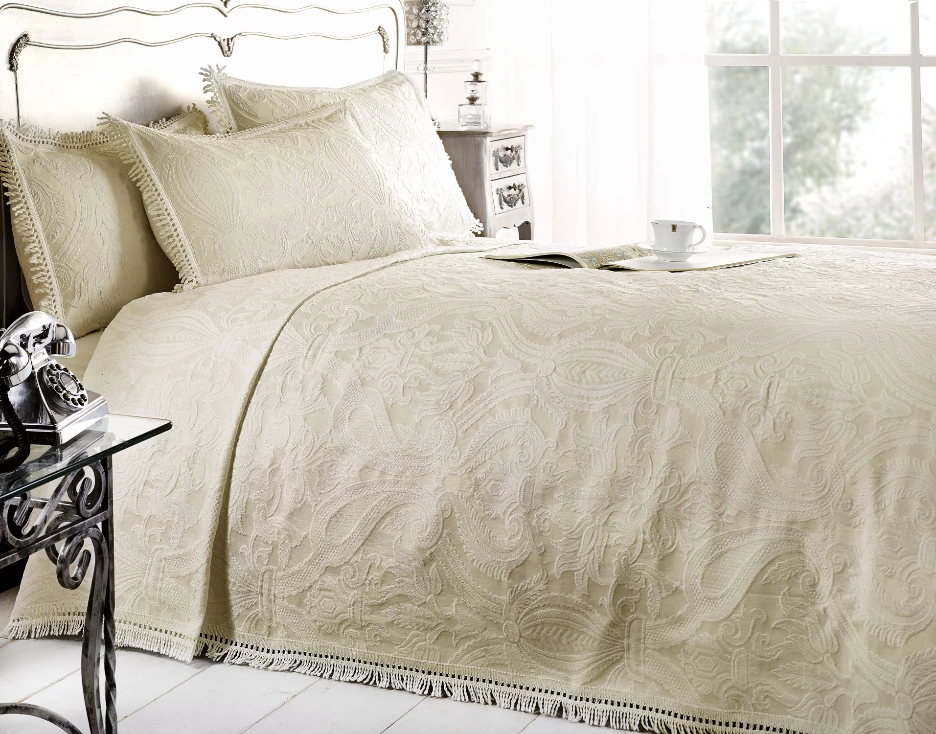 Mafalda - Cotton Rich Jacquard Bedspread in Cream