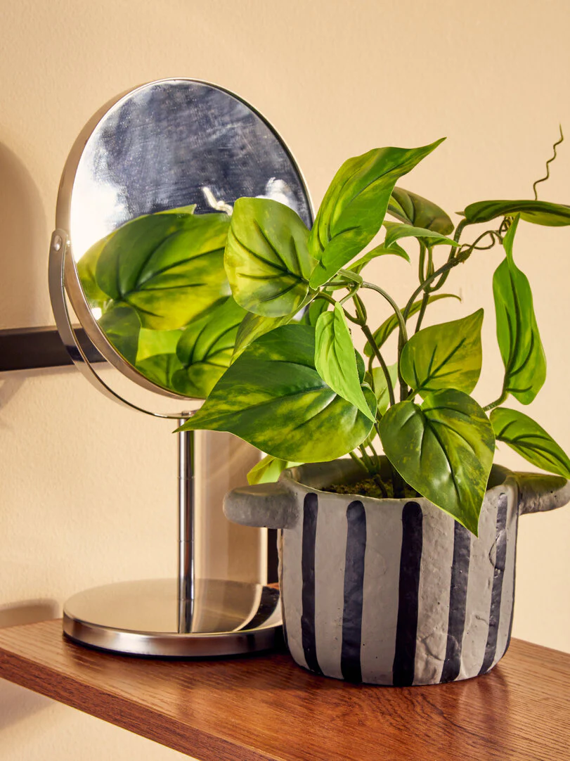 Marisha Silver Effect Metal Swivel Table Mirror - Image 4