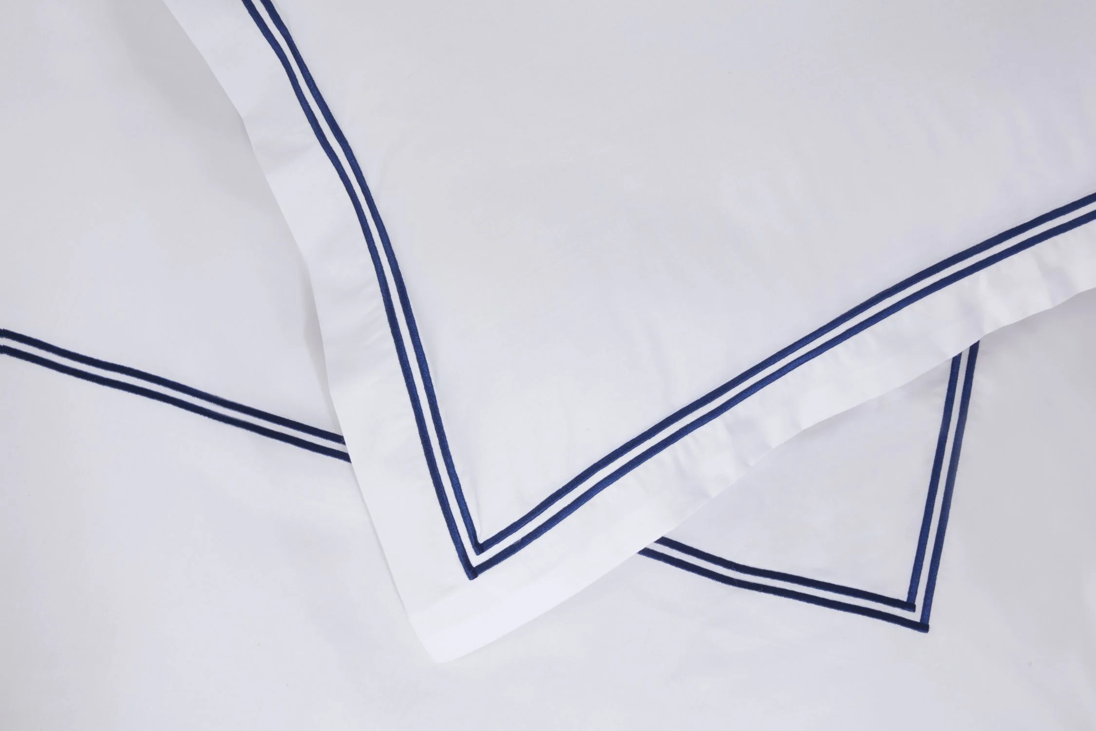 Mayfair - Embroidered Duvet Set With Oxford Pillowcase In Navy - Image 2