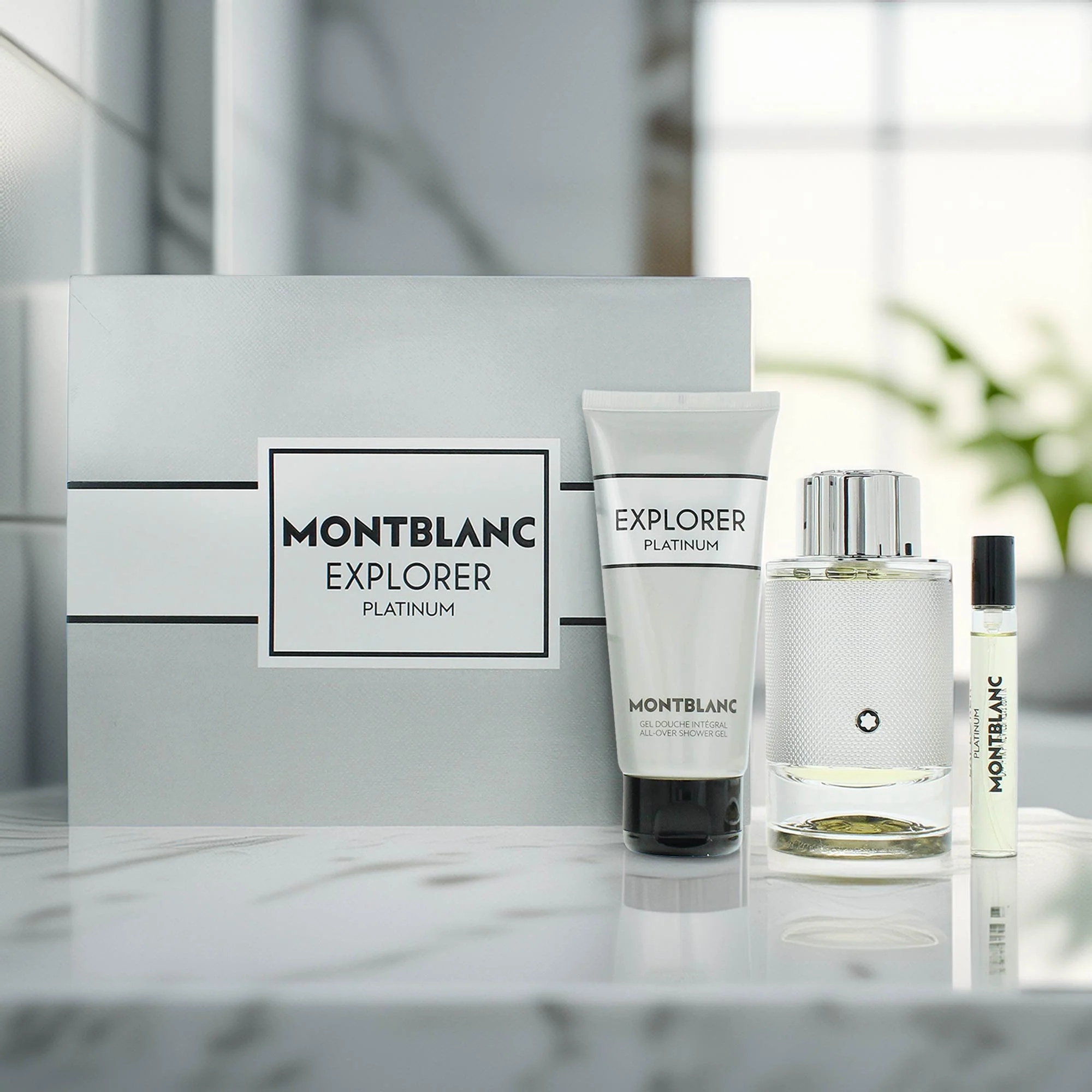Montblanc Explorer Platinum 3 Piece Gift Set: Eau De Parfum 100ml - Eau De Parfum 7.5 - Shower Gel 100ml - Image 3