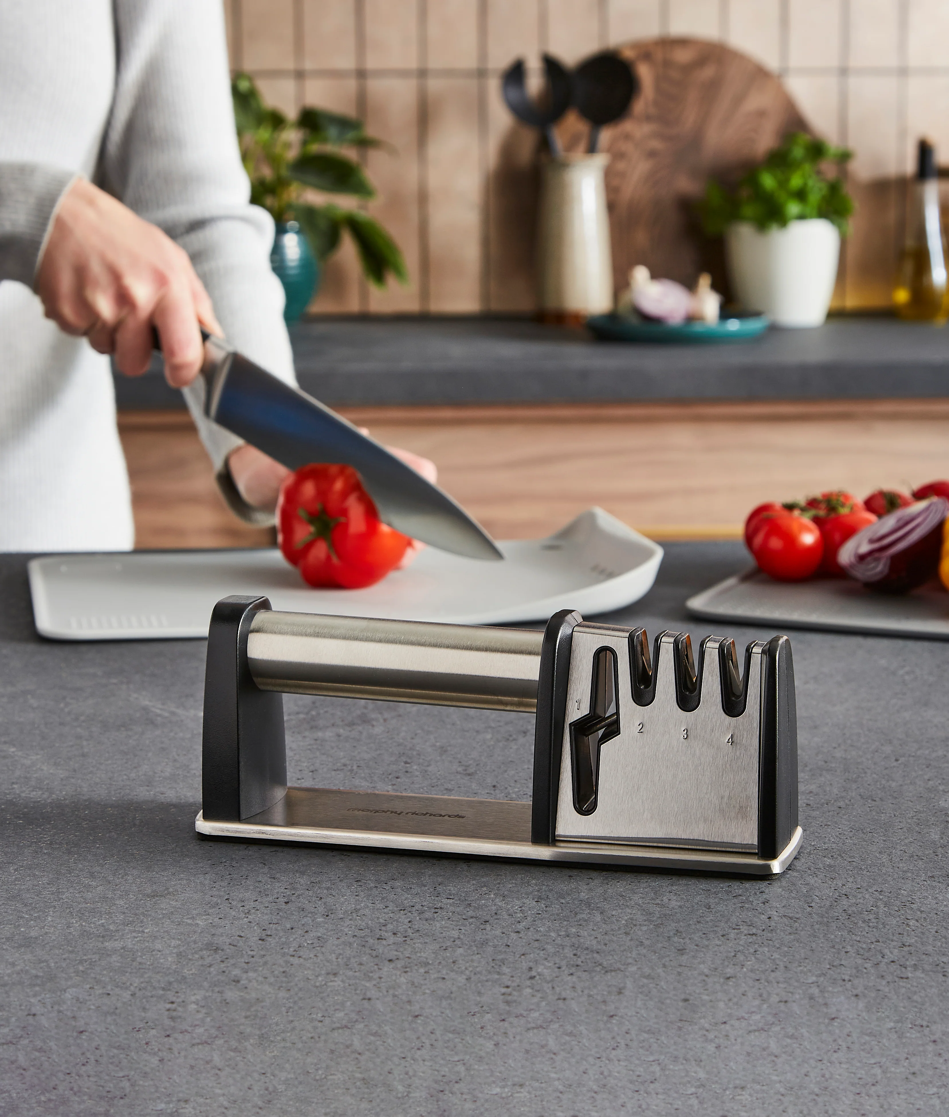 Morphy Richards 4 in 1 Knife and Scissor Sharpener - Image 7