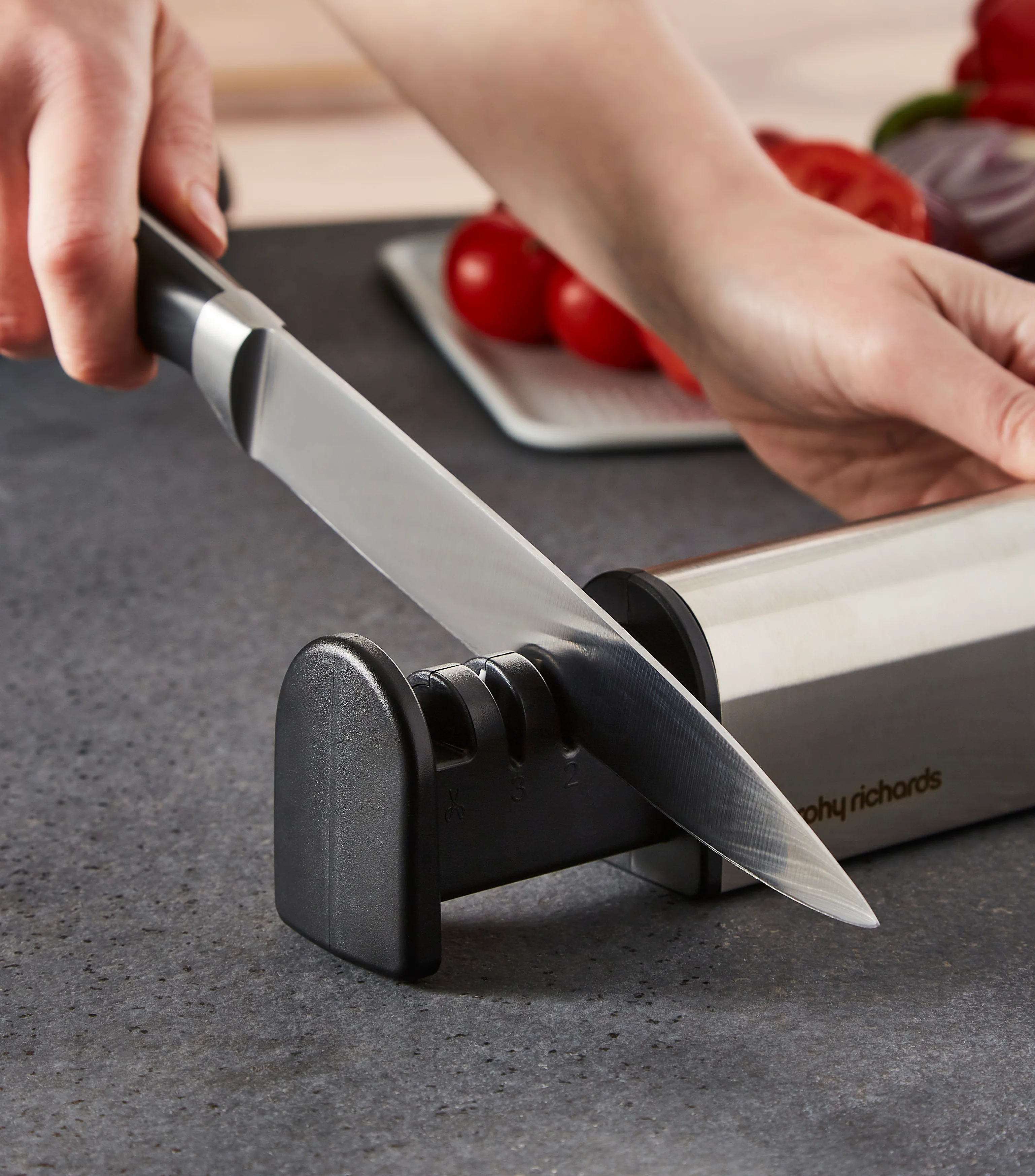 Morphy Richards 4 in 1 Retractable Knife and Scissor Sharpener - Image 4
