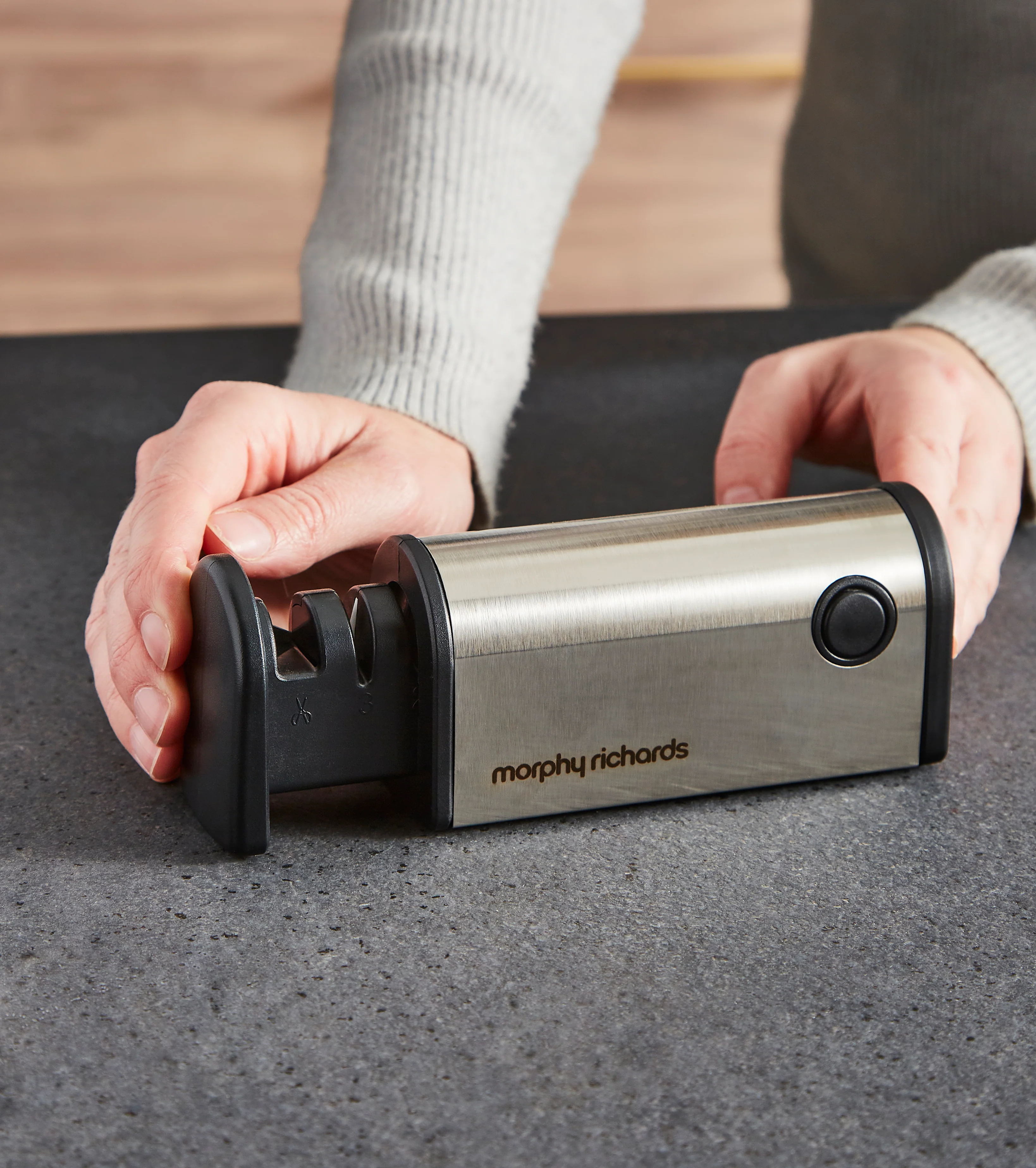 Morphy Richards 4 in 1 Retractable Knife and Scissor Sharpener - Image 7