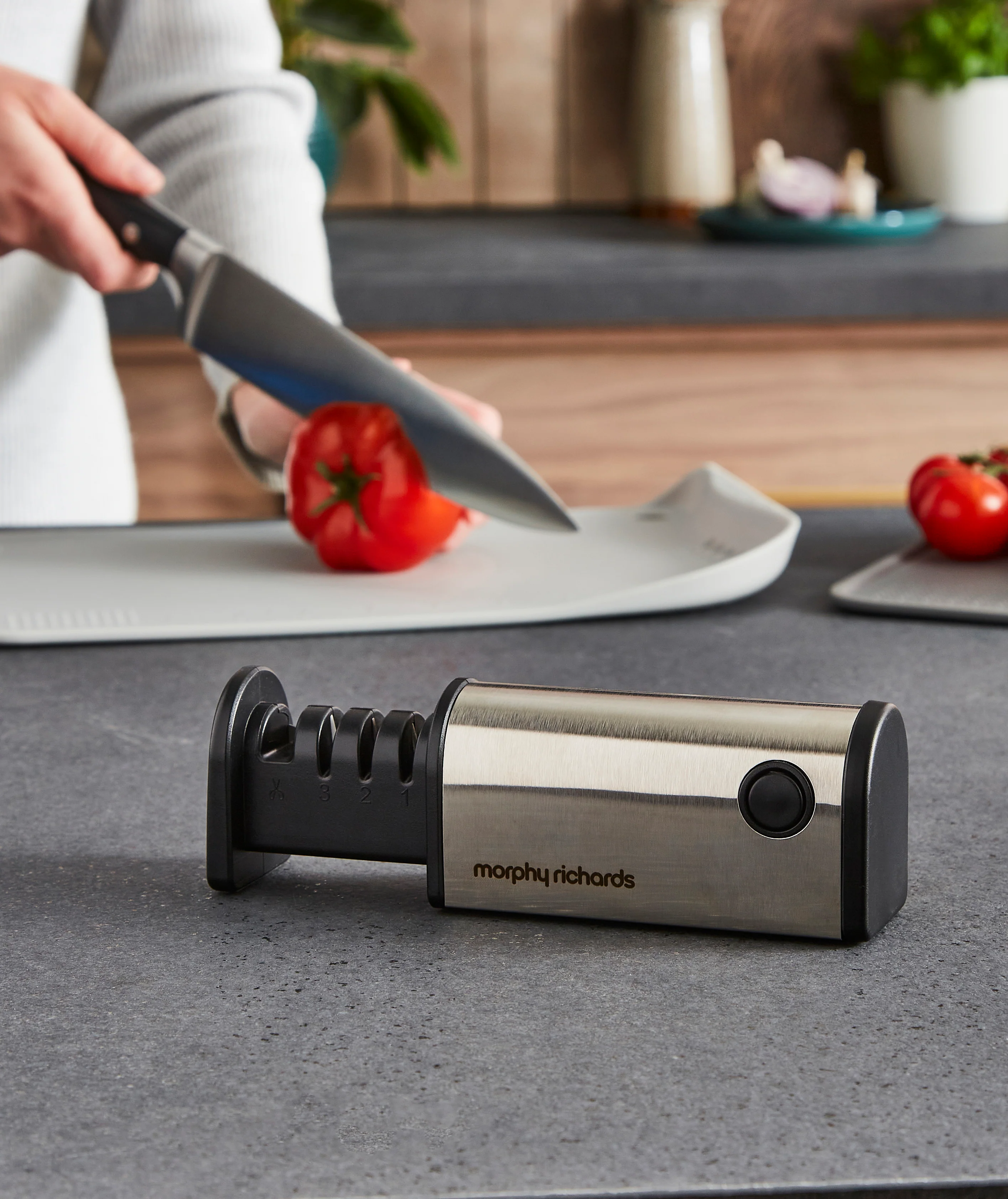 Morphy Richards 4 in 1 Retractable Knife and Scissor Sharpener - Image 8