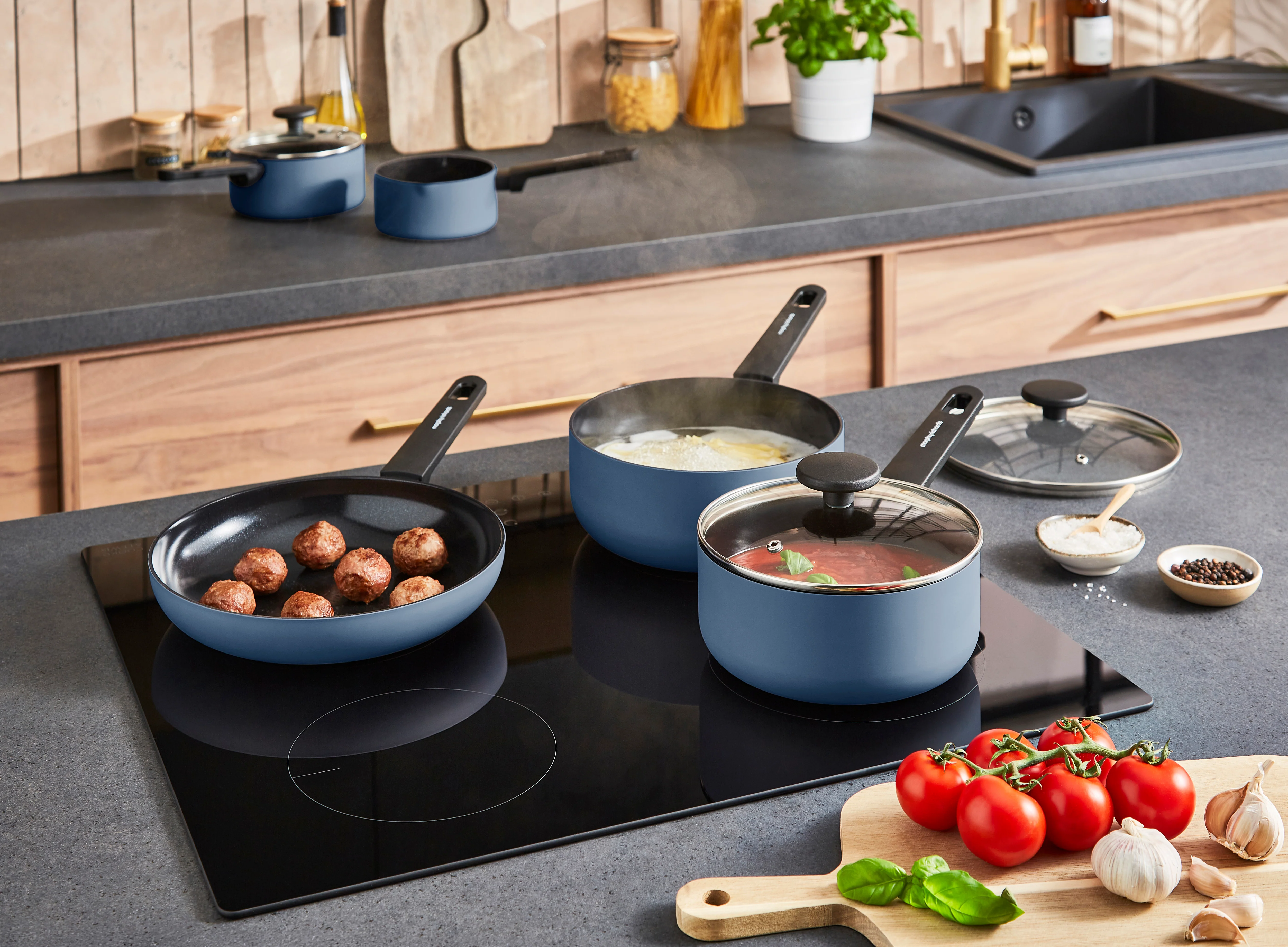 Morphy Richards 5 Piece Recycled Aluminium Saucepan Set - Blue - Image 7