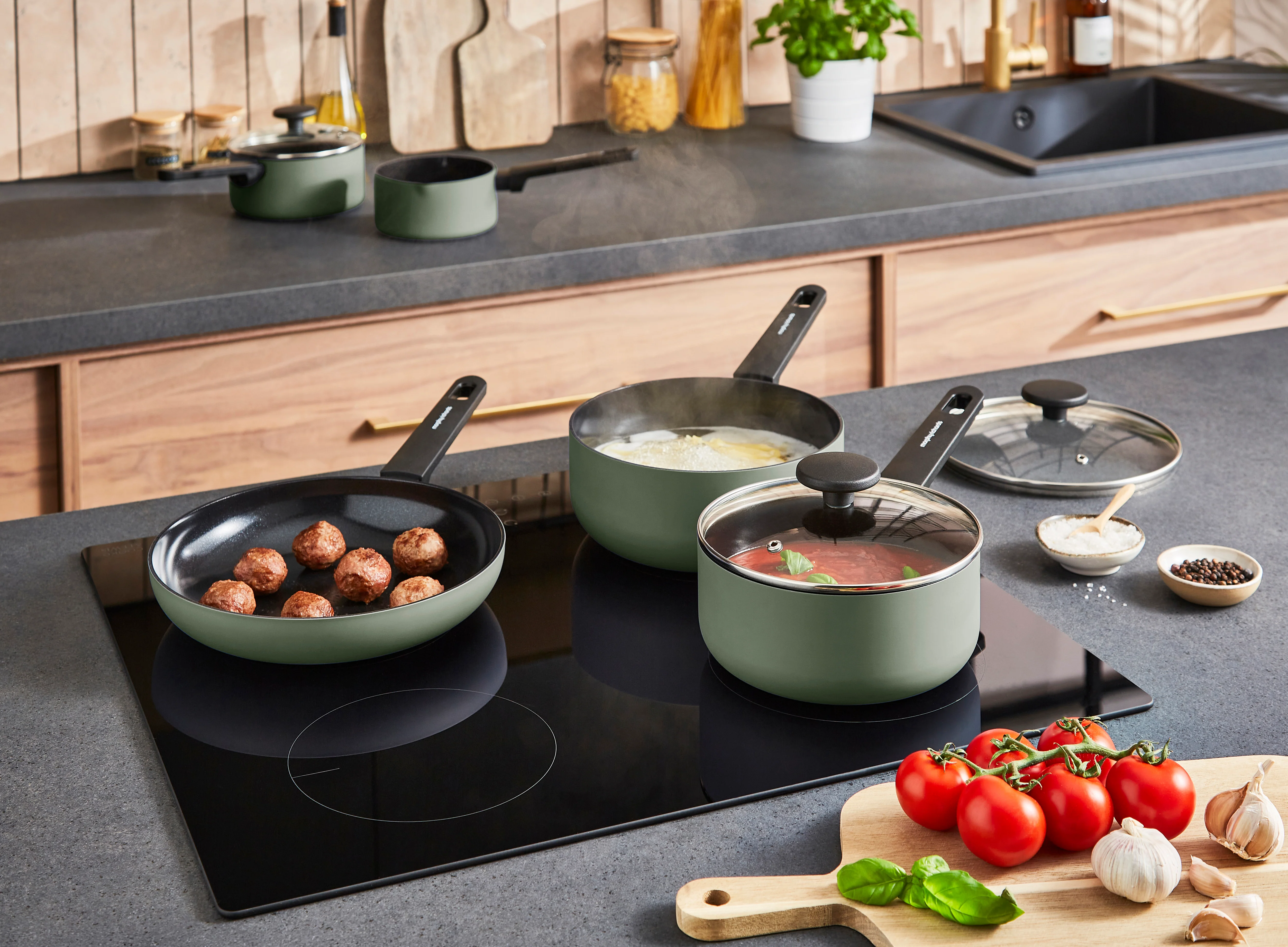 Morphy Richards 5 Piece Recycled Aluminium Saucepan Set - Green - Image 2