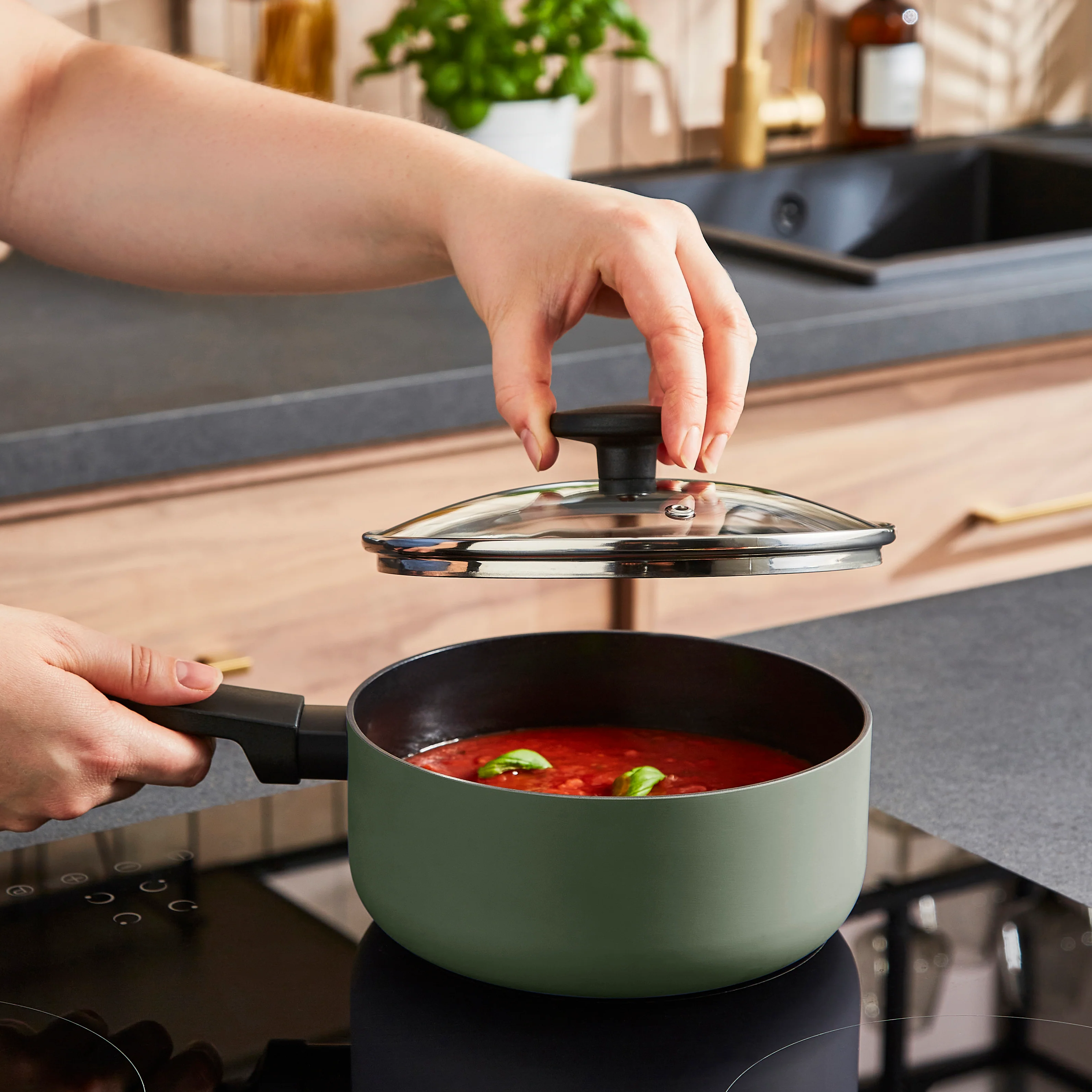 Morphy Richards 5 Piece Recycled Aluminium Saucepan Set - Green - Image 5