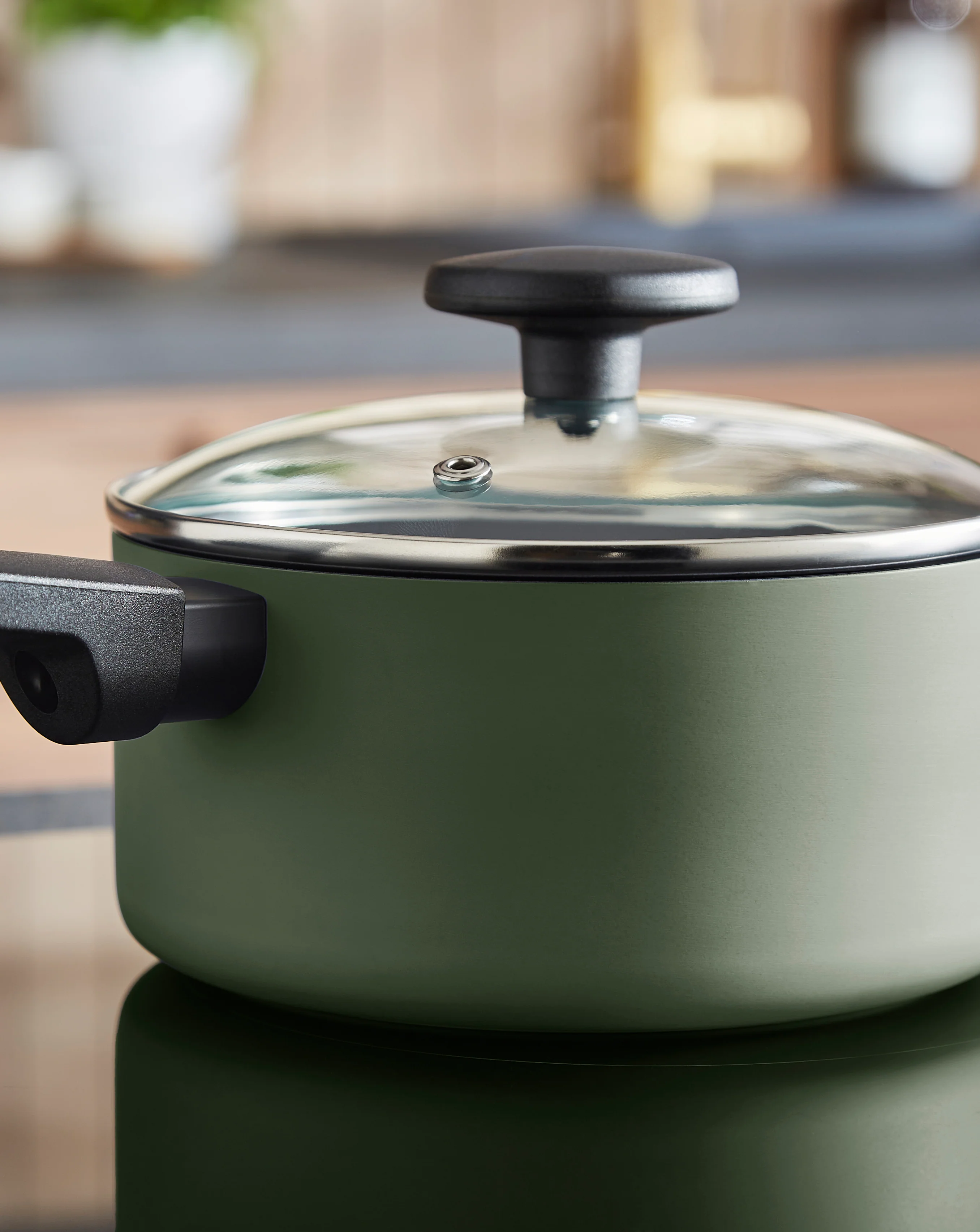 Morphy Richards 5 Piece Recycled Aluminium Saucepan Set - Green - Image 7