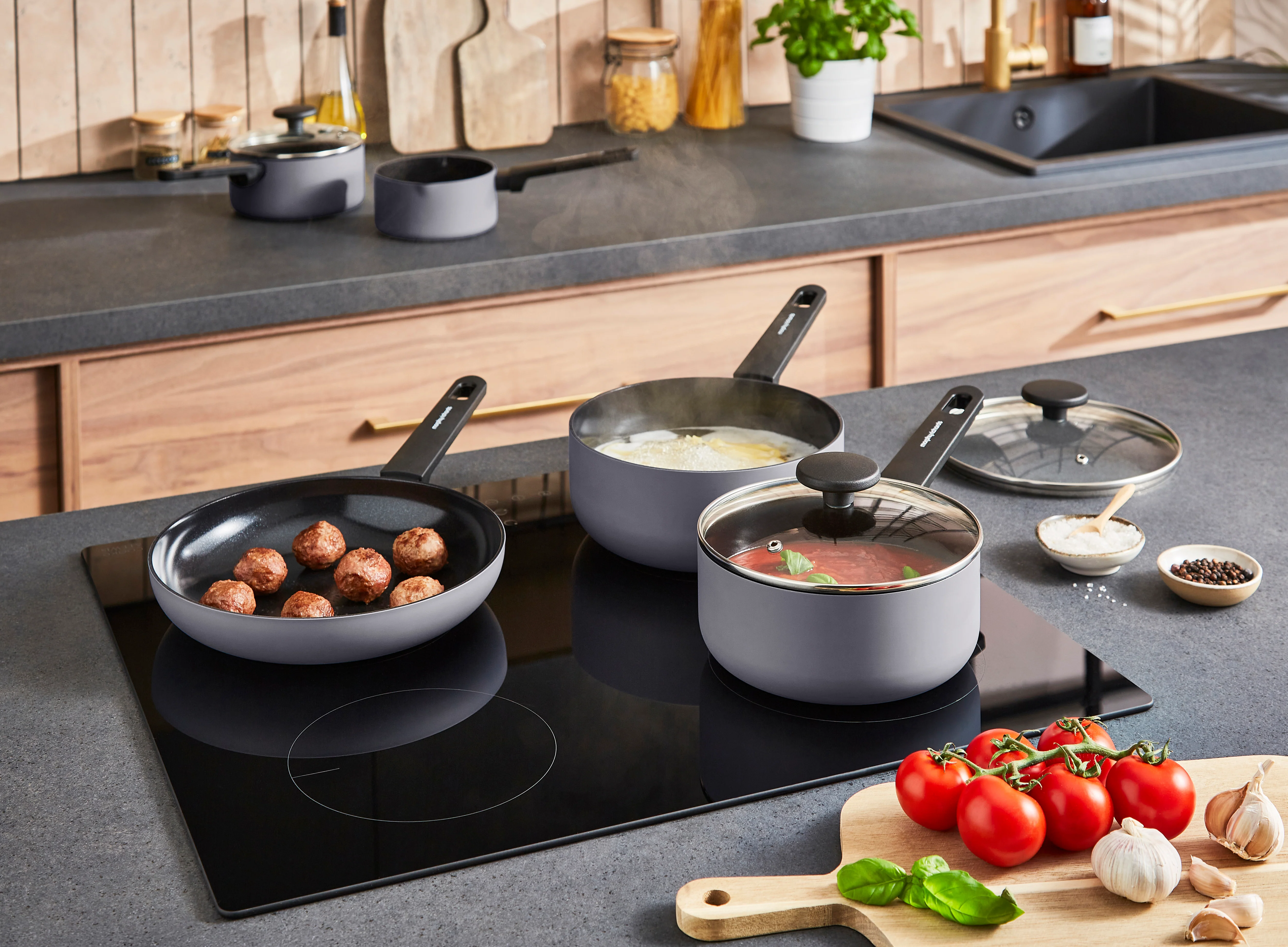 Morphy Richards 5 Piece Recycled Aluminium Saucepan Set - Grey - Image 6