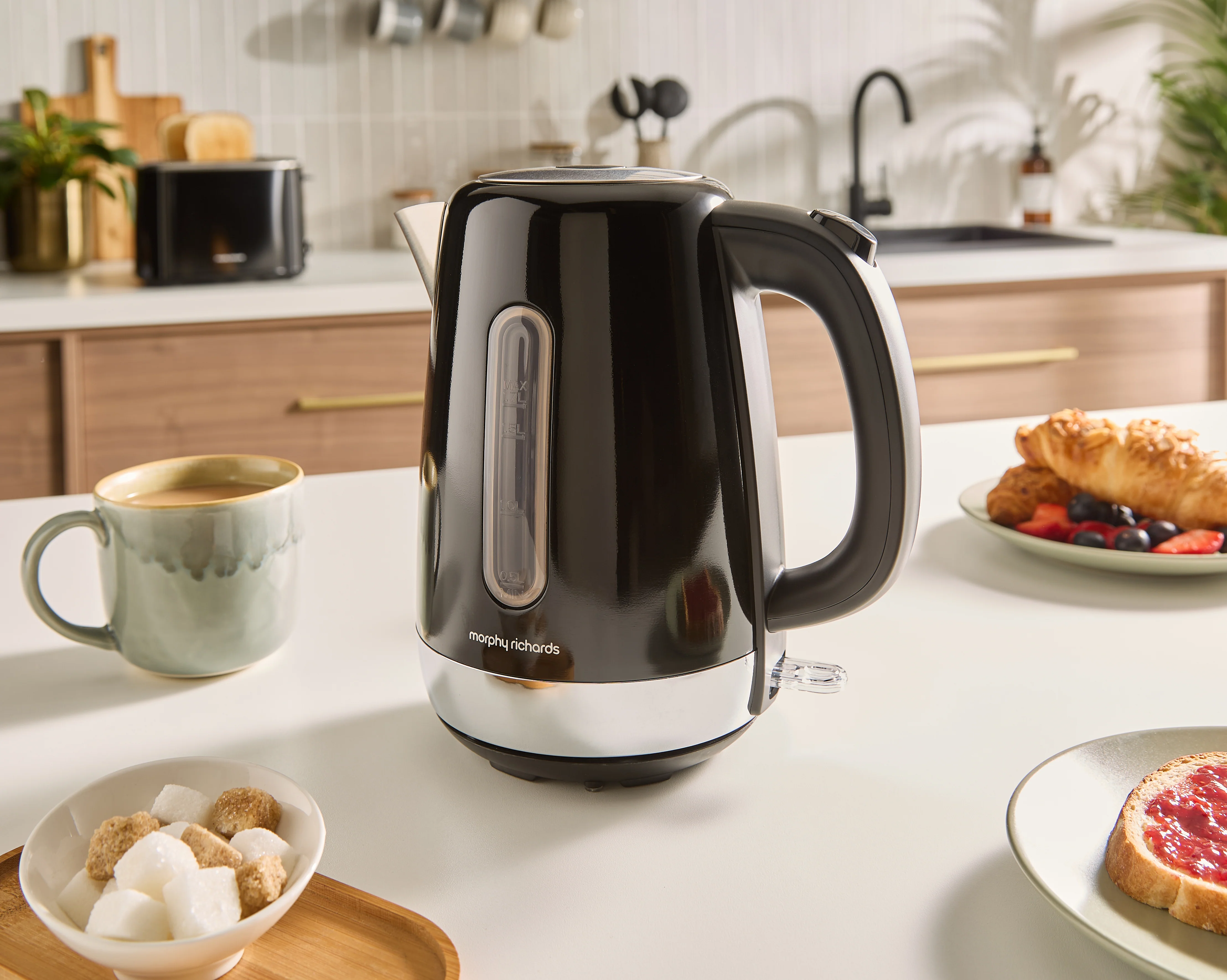 Morphy Richards Equip Morphy Black Kettle And Toaster Set - Image 9
