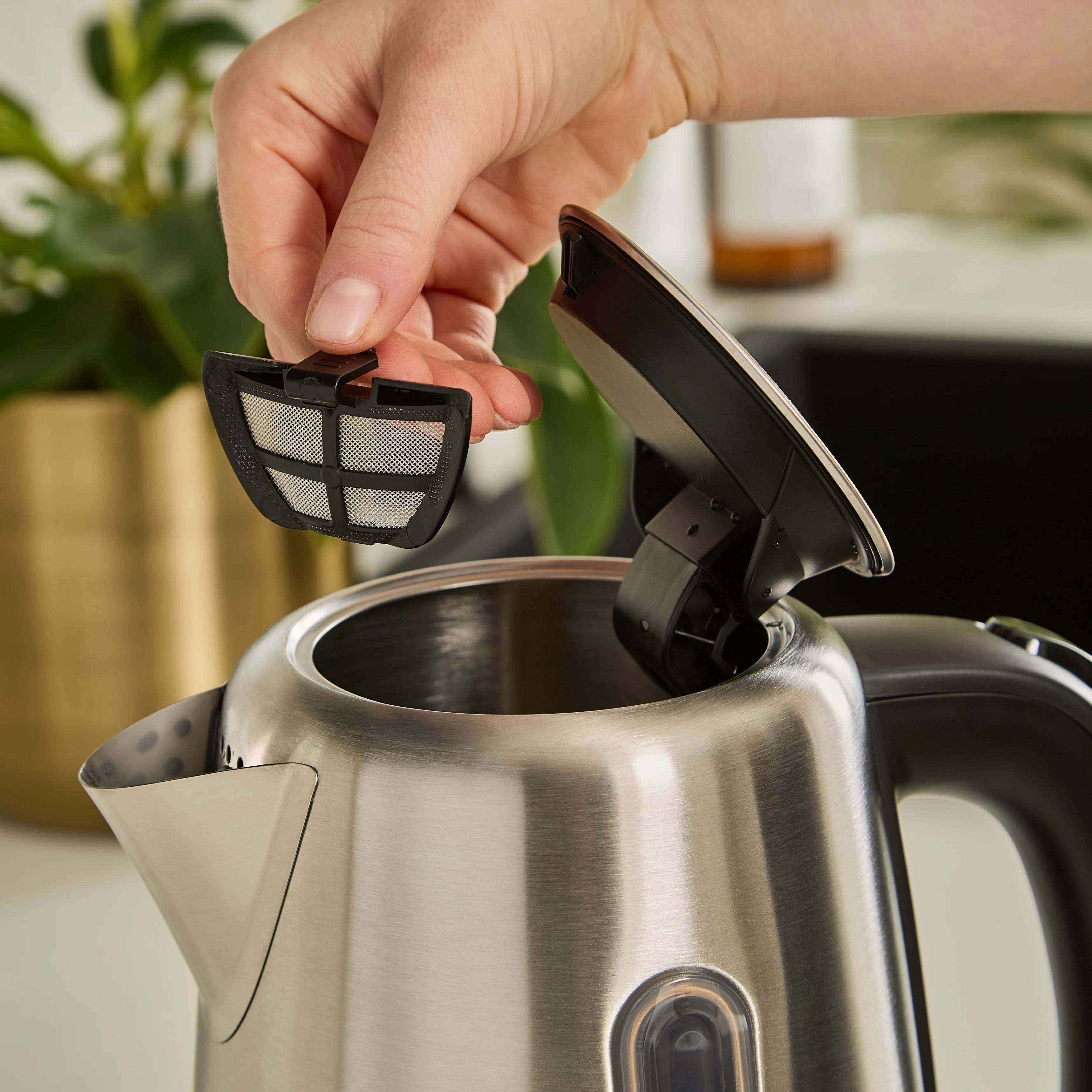 Morphy Richards Equip Morphy Silver Kettle And Toaster Set - Image 12