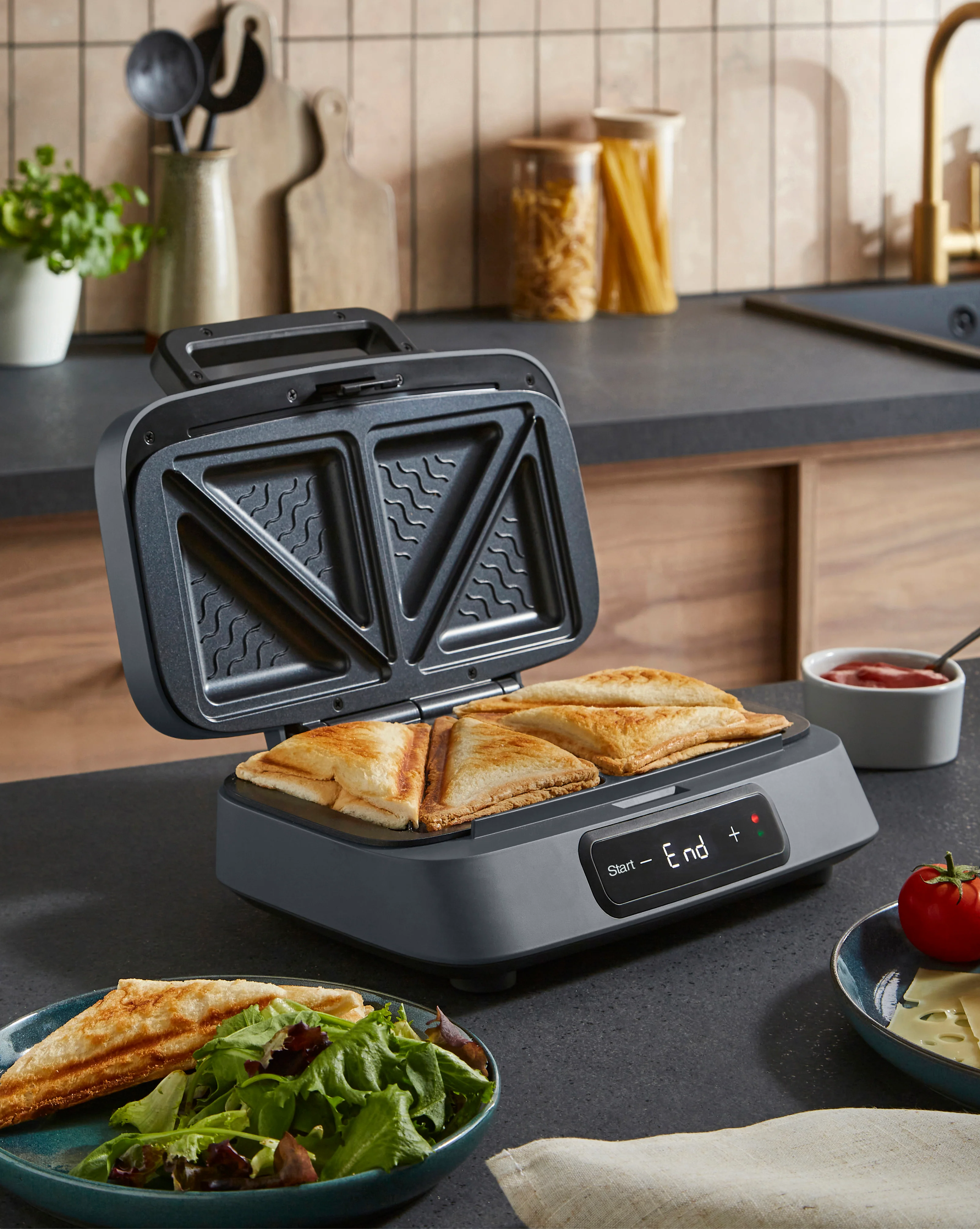 Morphy Richards GrillX Toasted Sandwich Maker - Image 2