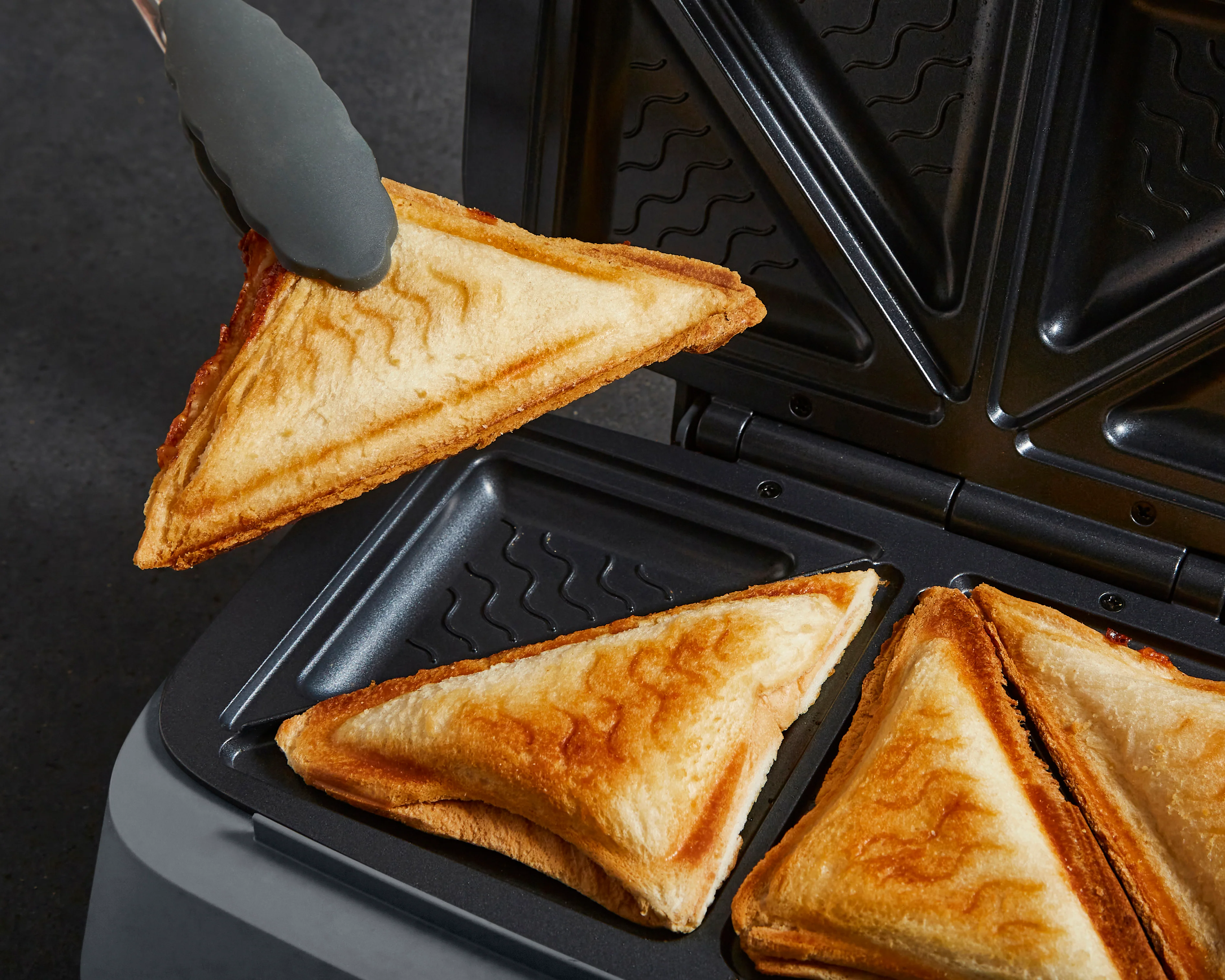 Morphy Richards GrillX Toasted Sandwich Maker - Image 3