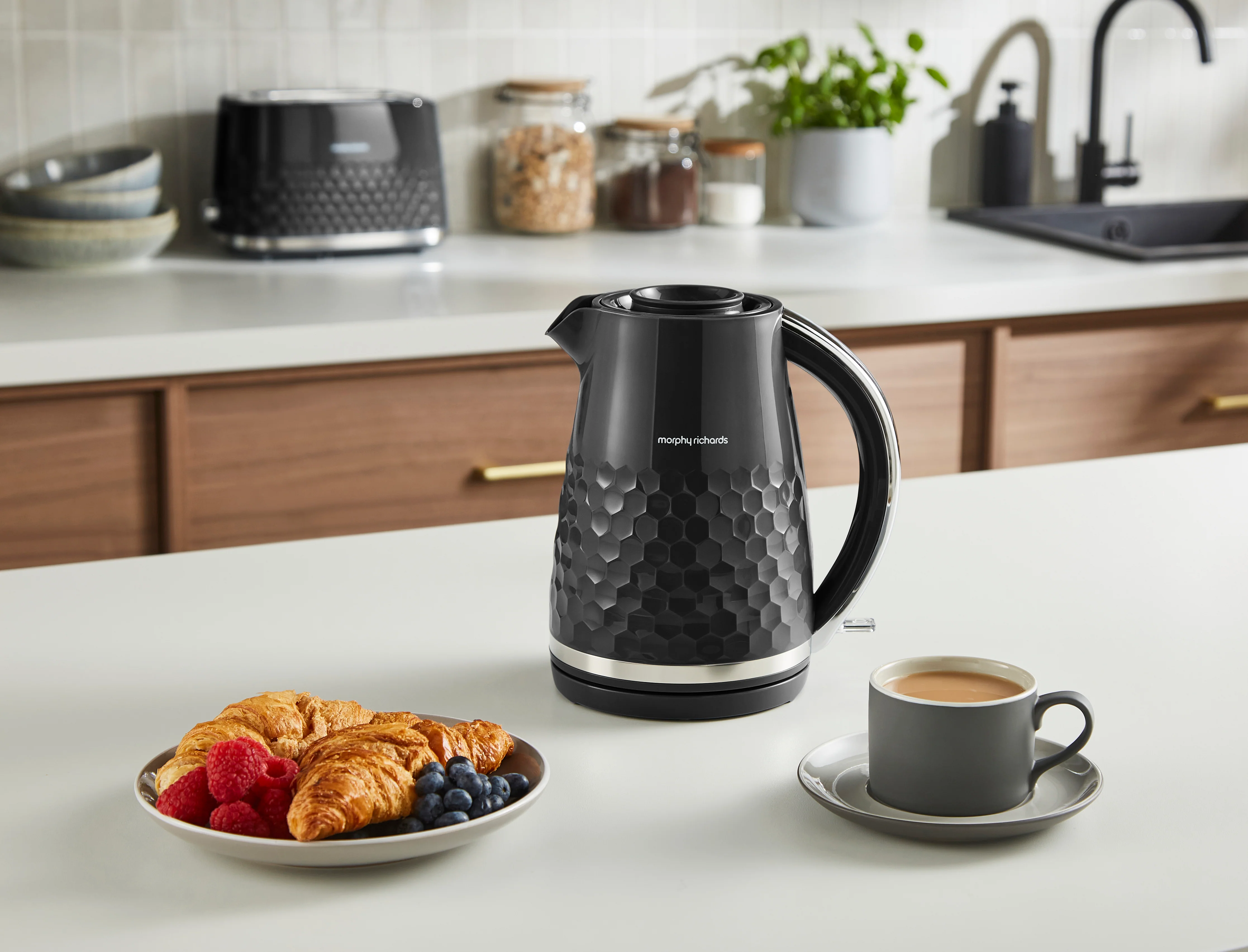 Morphy Richards Hive Black Kettle and Toaster Set - Image 11