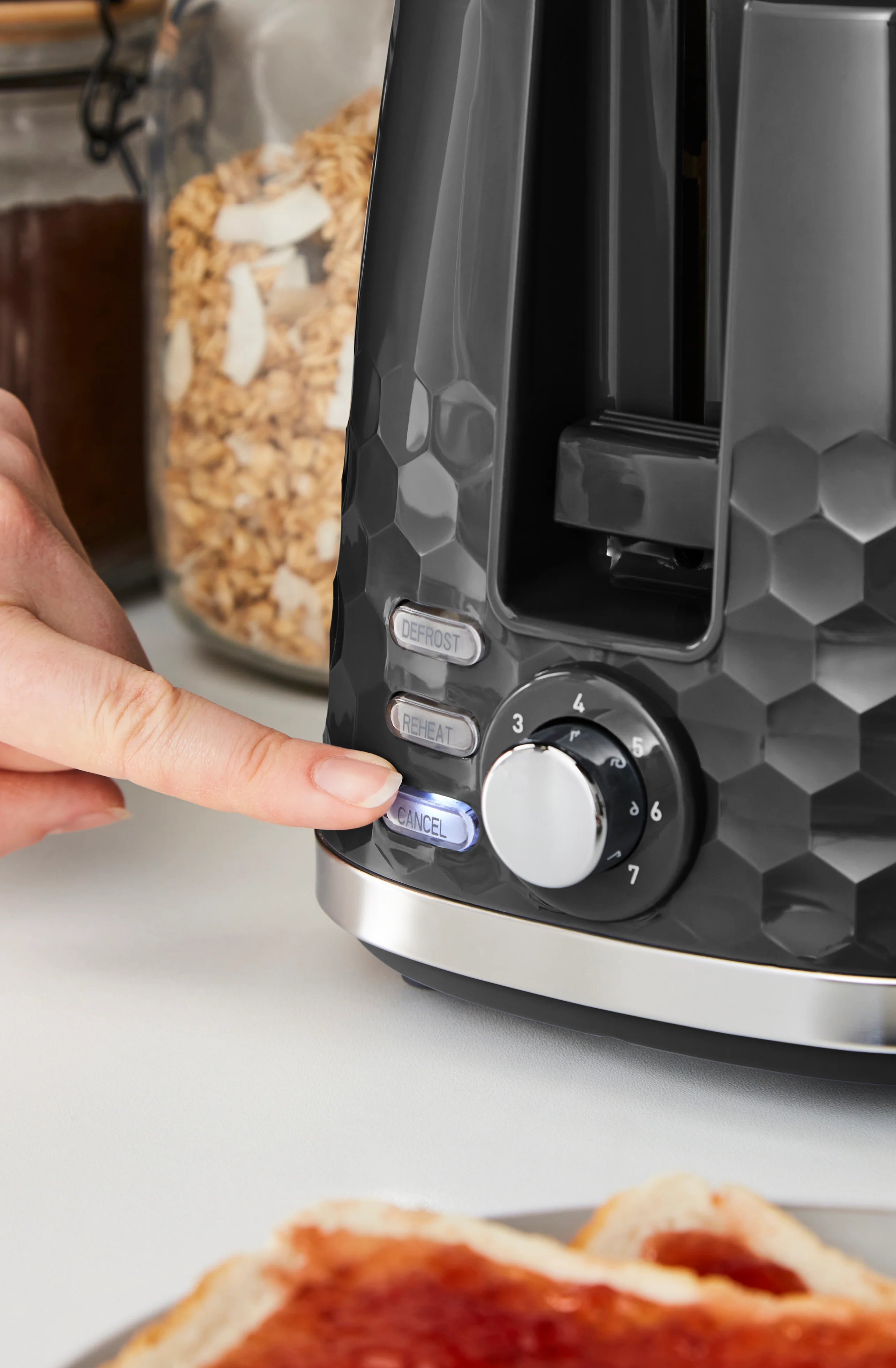 Morphy Richards Hive Black Kettle and Toaster Set - Image 3