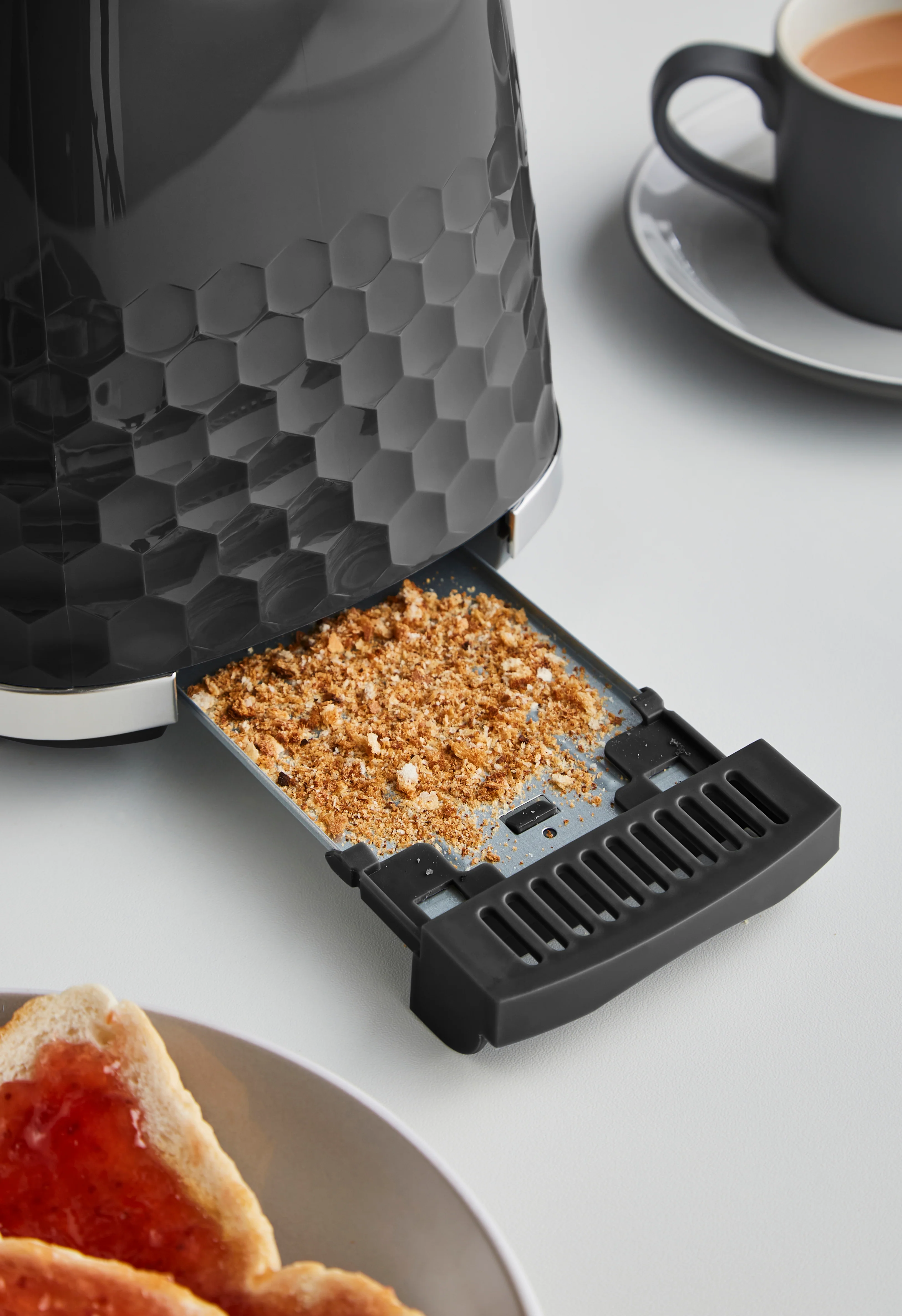 Morphy Richards Hive Black Kettle and Toaster Set - Image 5