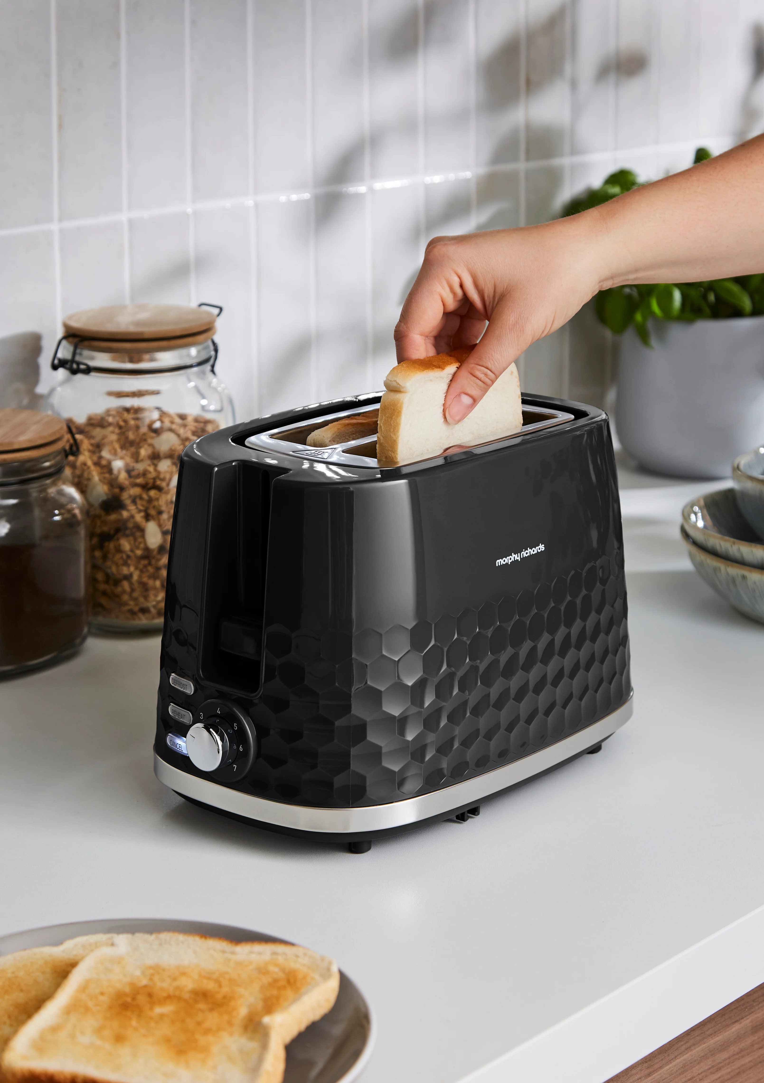 Morphy Richards Hive Black Kettle and Toaster Set - Image 6
