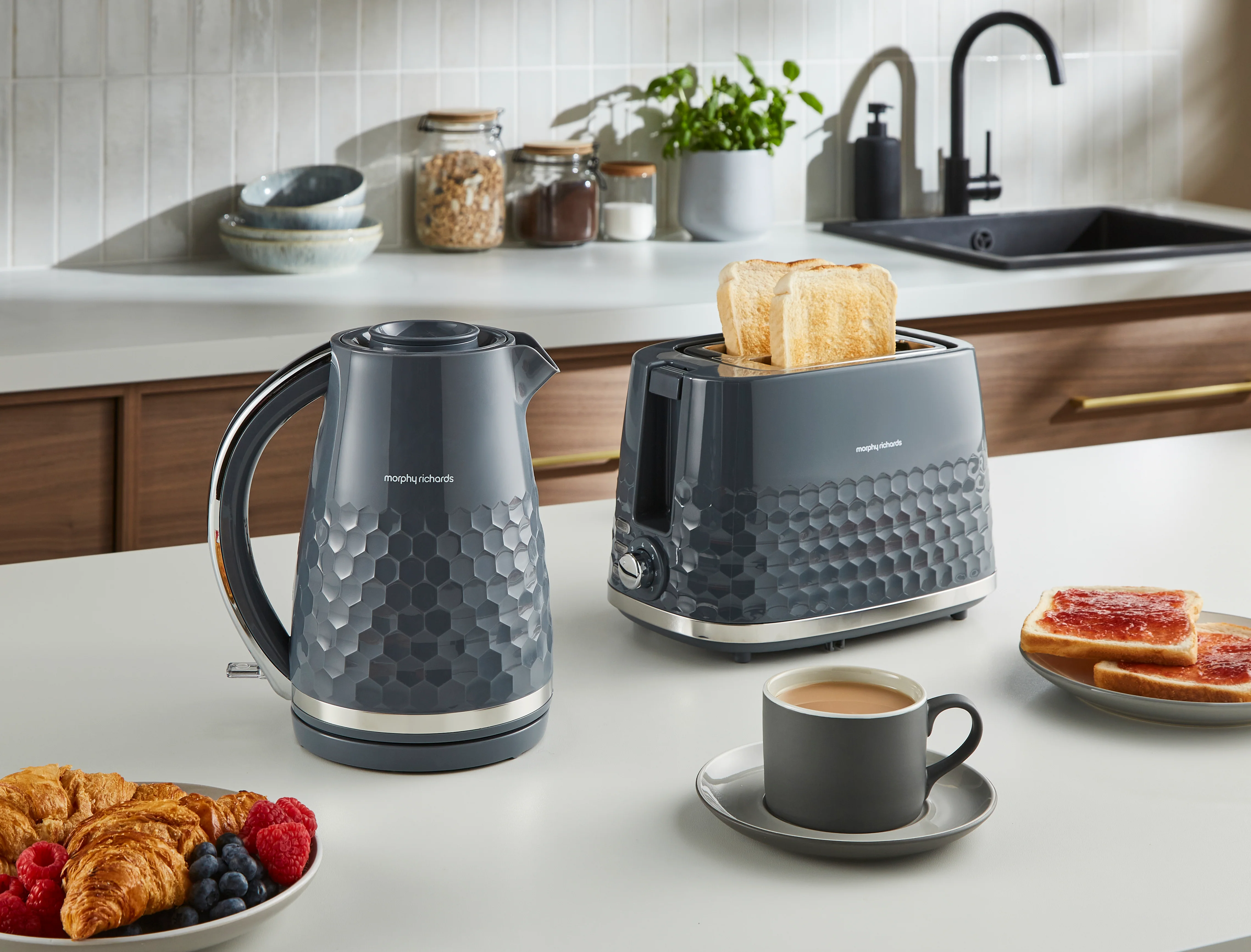 Morphy Richards Hive Grey Kettle and Toaster Set - Image 2