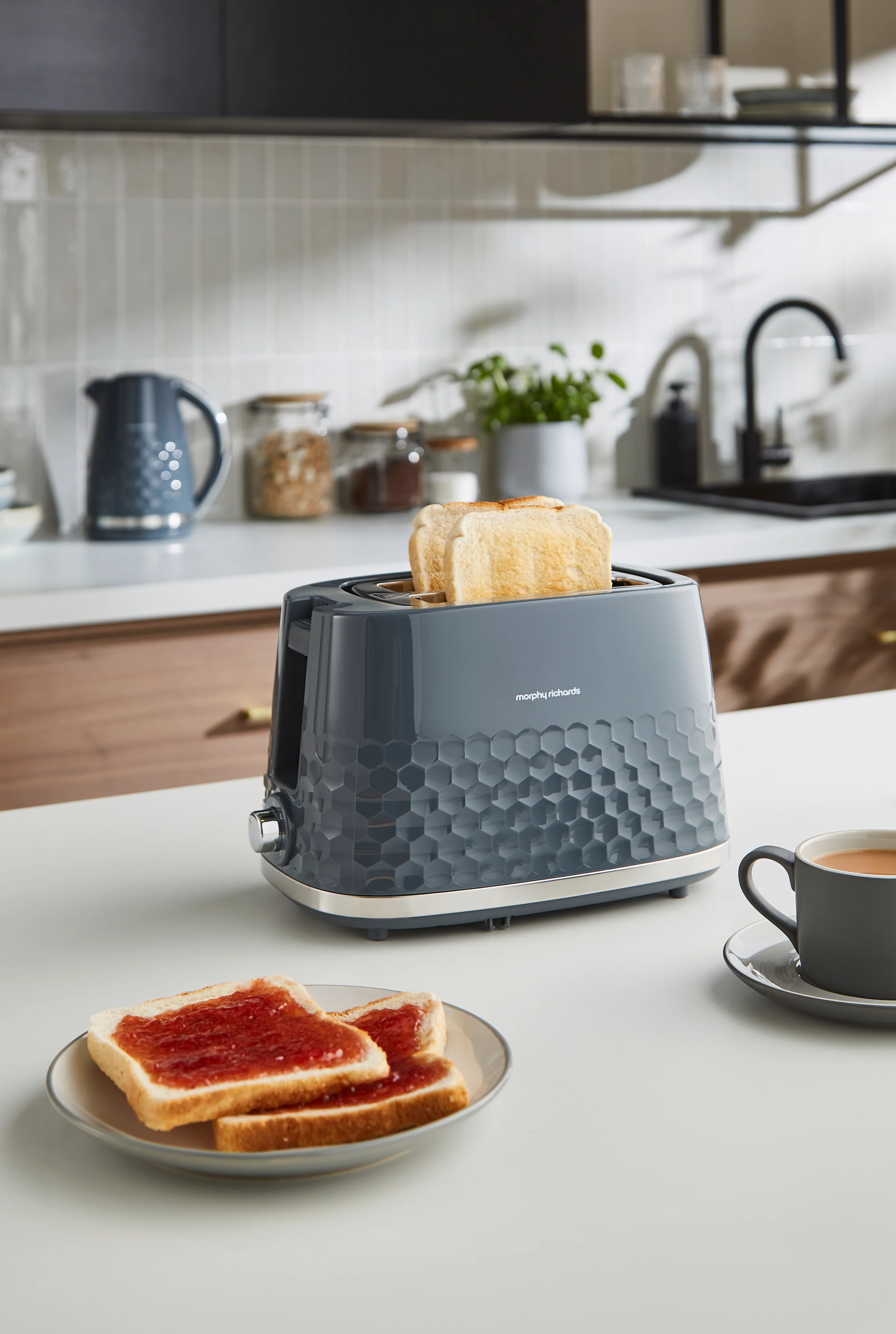 Morphy Richards Hive Grey Kettle and Toaster Set - Image 5