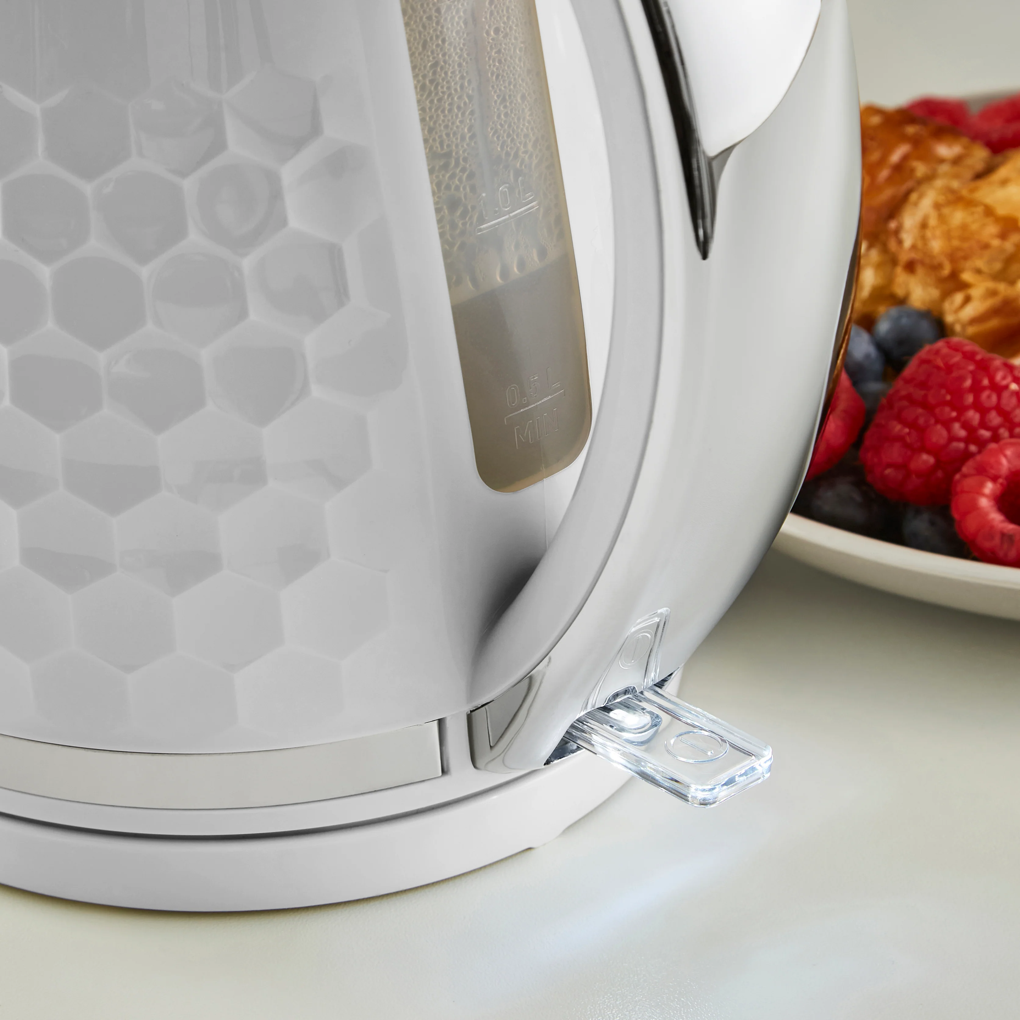 Morphy Richards Hive White Kettle and Toaster Set - Image 10