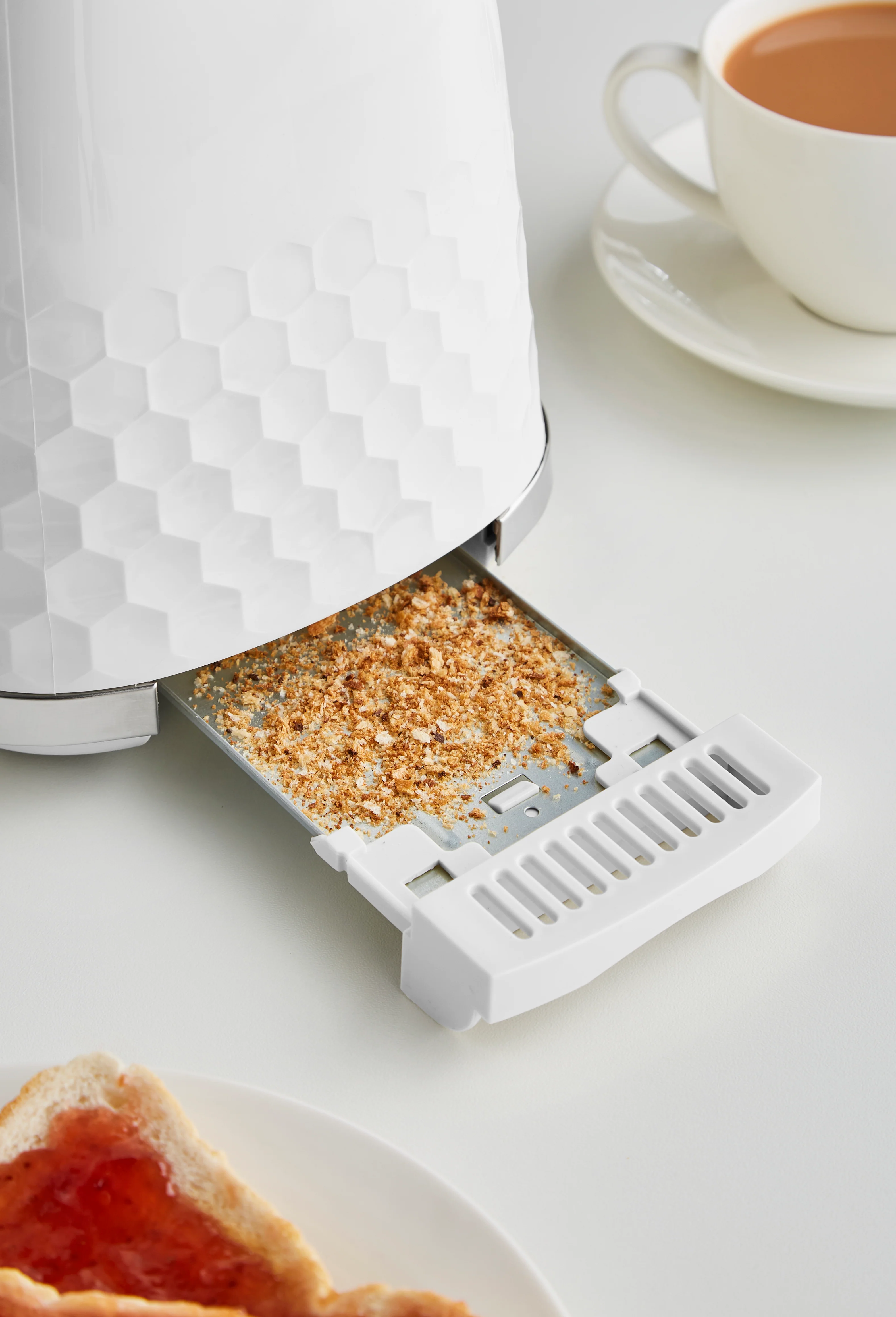 Morphy Richards Hive White Kettle and Toaster Set - Image 3