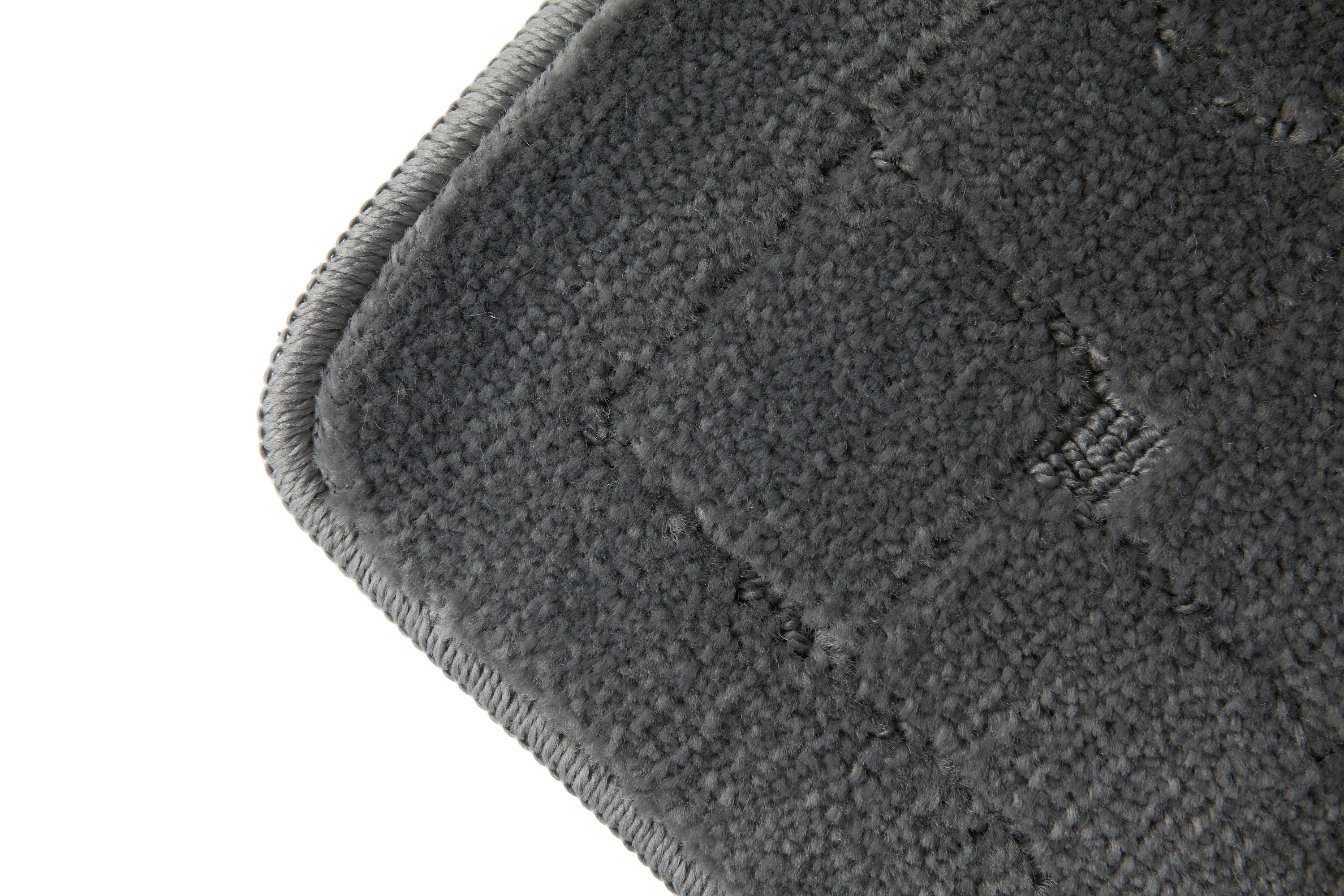 Orkney - Crosshatch 2 Pc Bath Set in Silver - Image 3