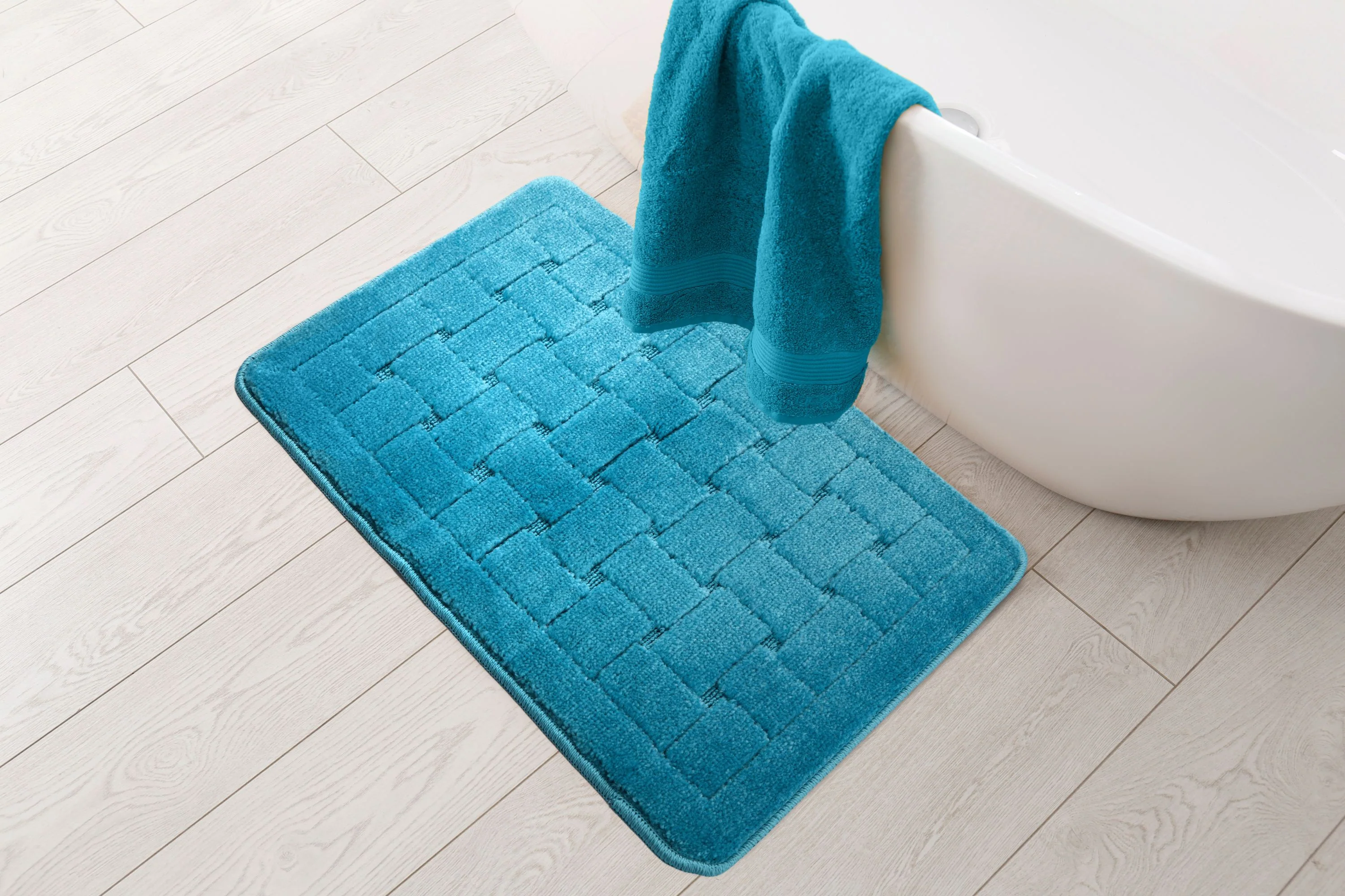 Orkney - Crosshatch Bath mat in Aqua - Image 3