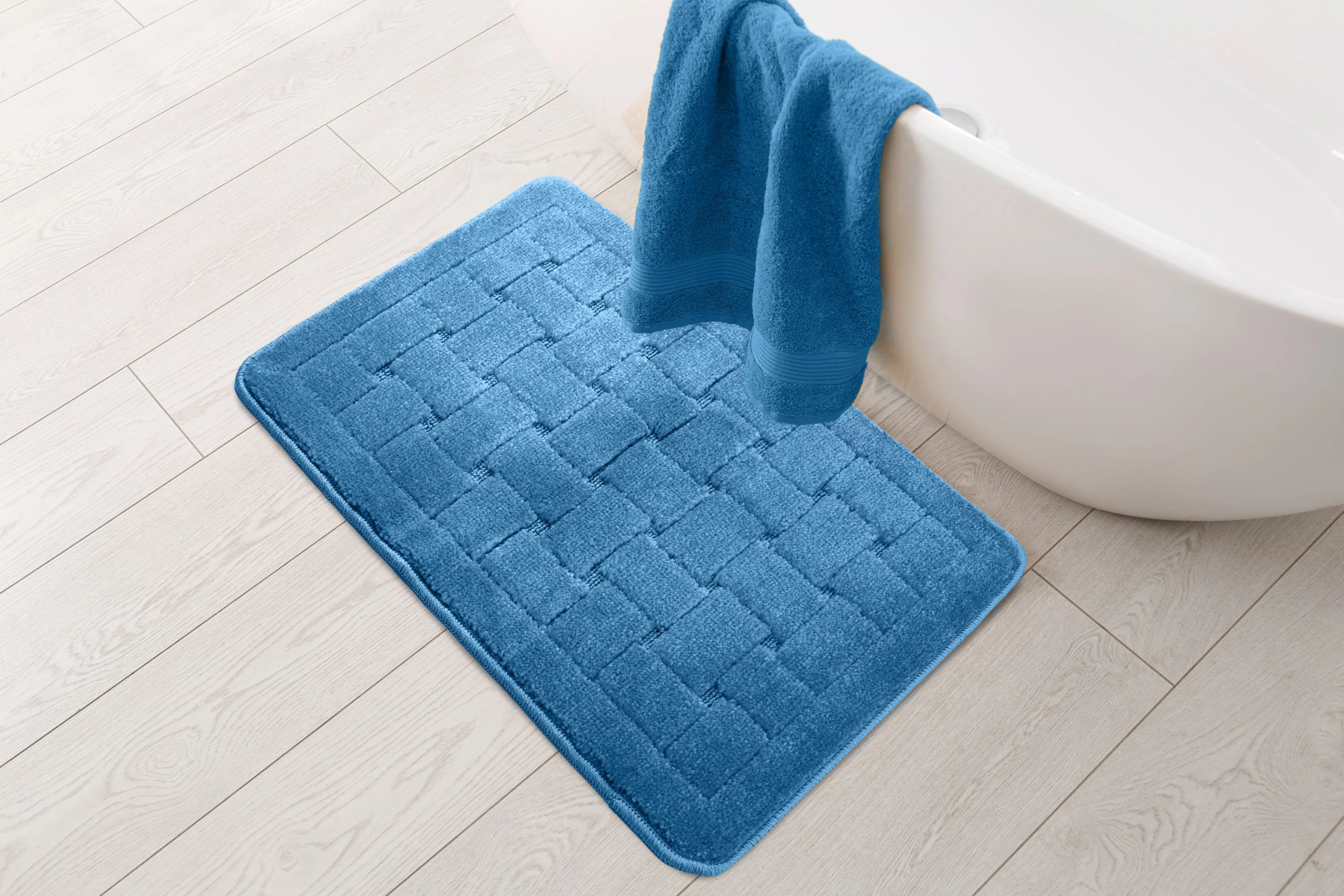 Orkney - Crosshatch Bath mat in Blue - Image 3