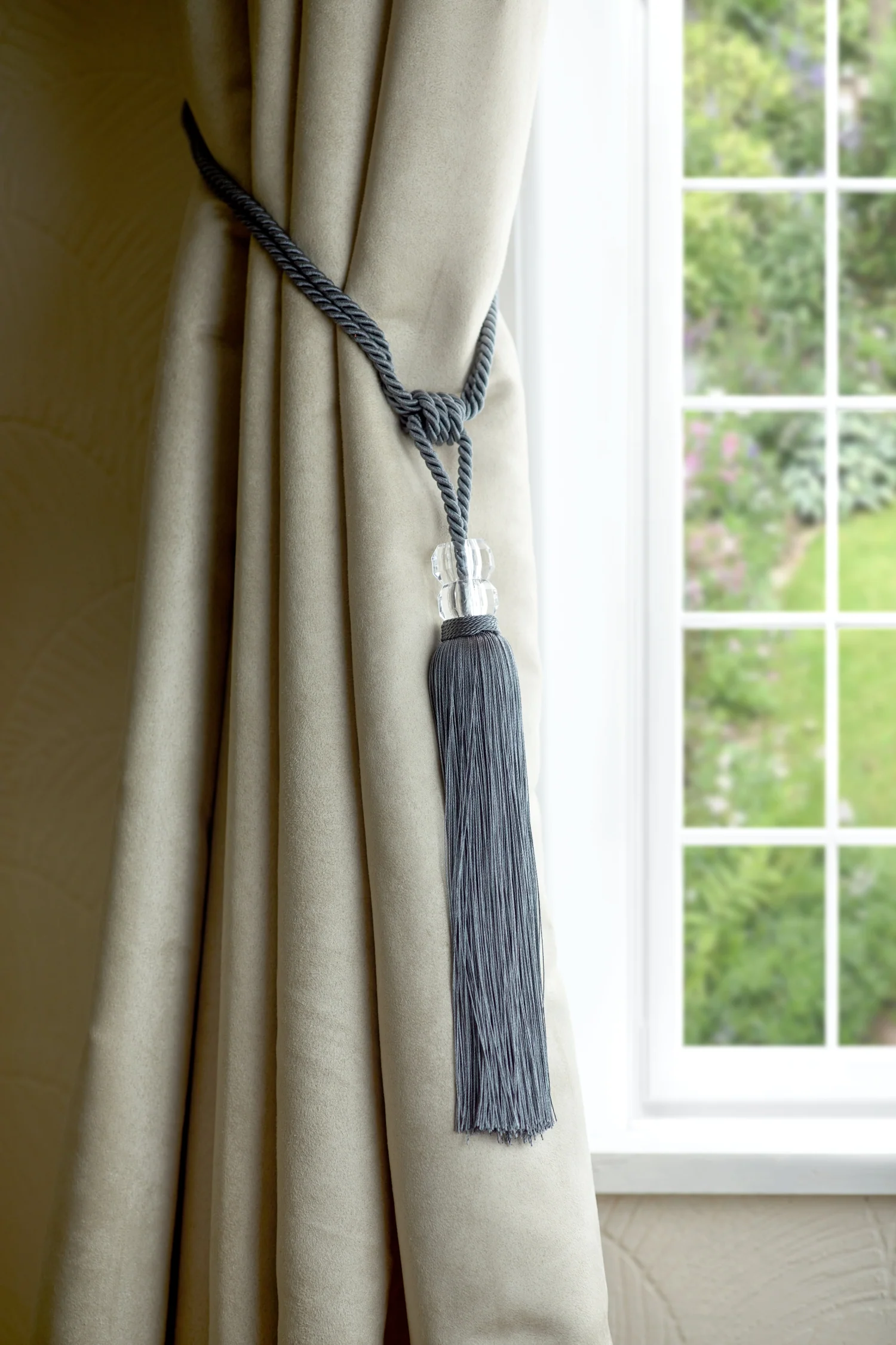 Orla Tieback in Charcoal