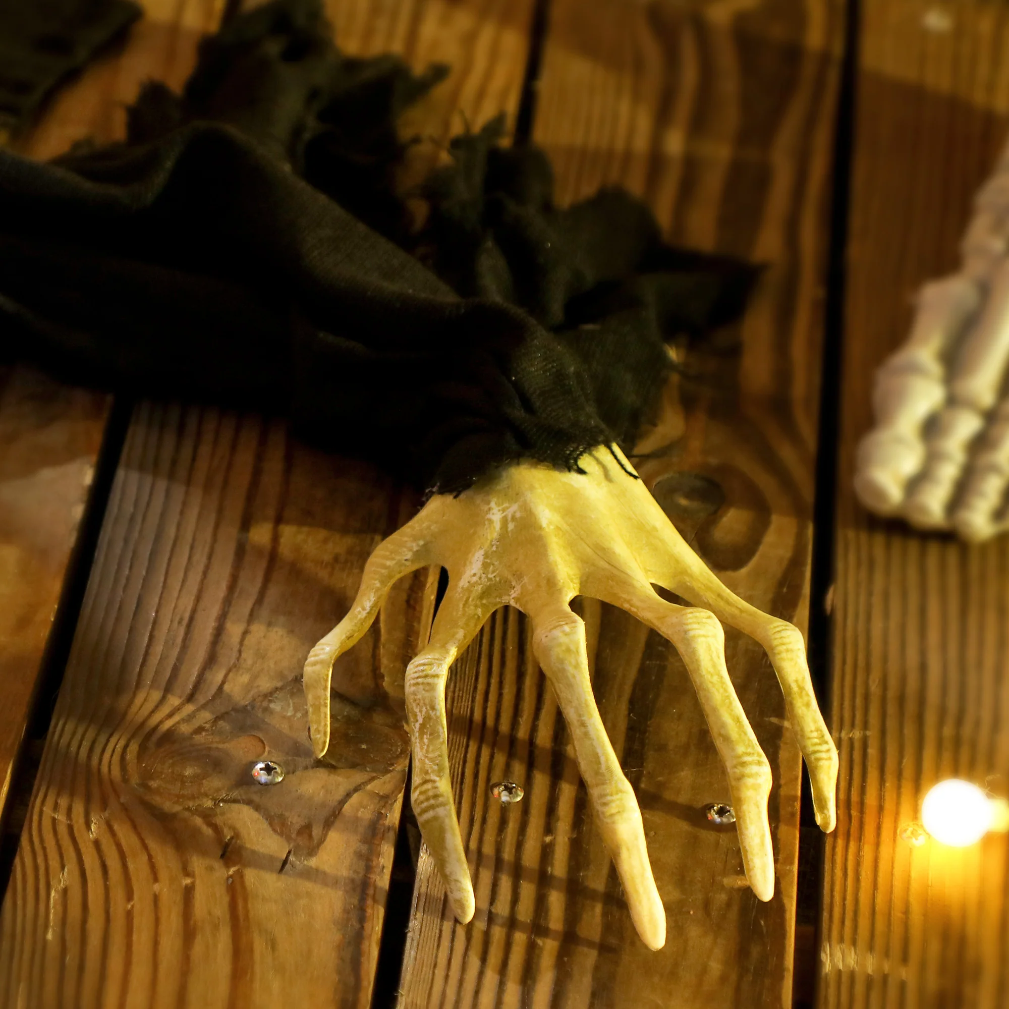 Outsunny 183 cm Life Size Scary Halloween Decorations, Battery Operated - Image 8