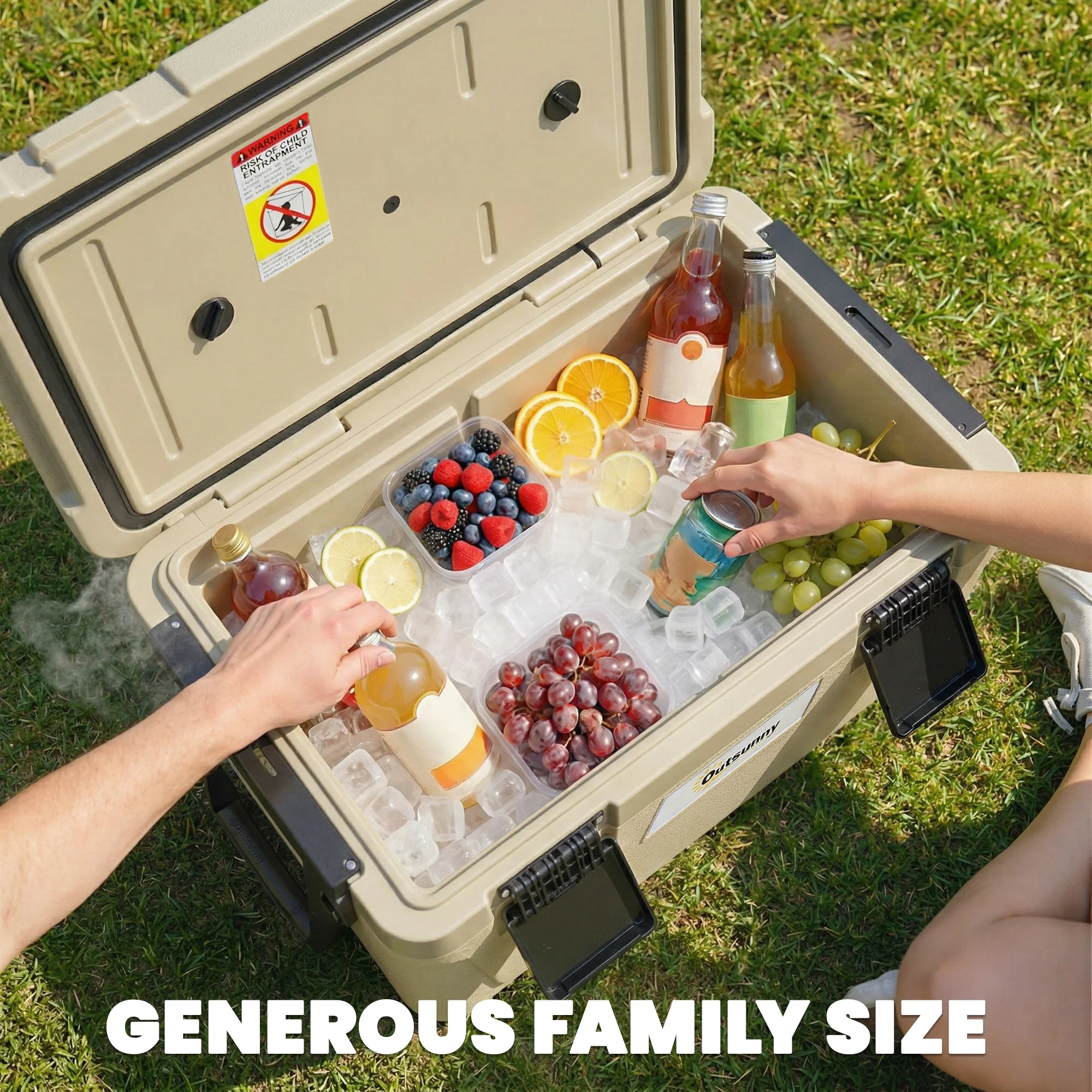Outsunny 42.6L Insulated Cool Box, Portable Ice Cooler With Handle, Khaki - Image 4