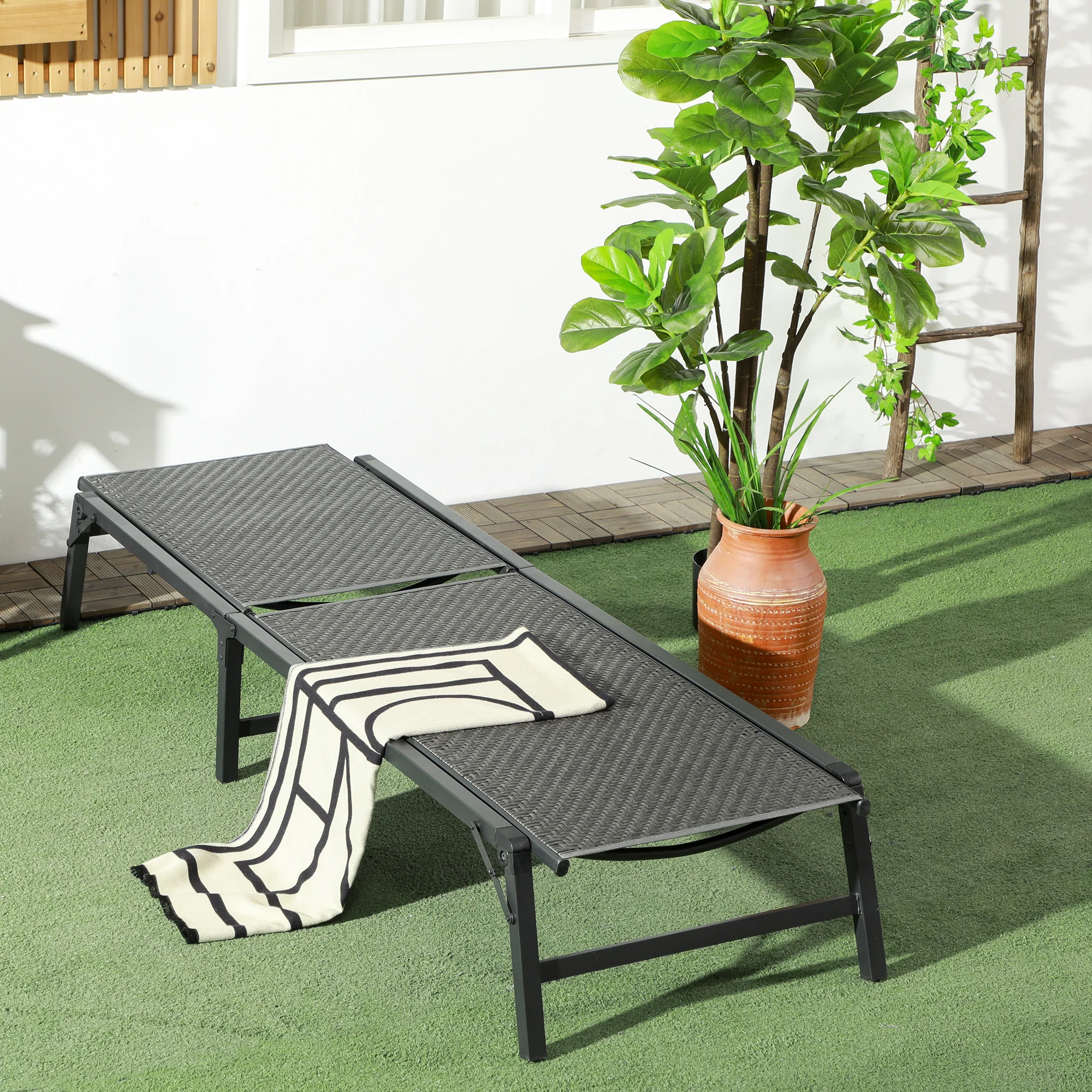 Outsunny Foldable PE Rattan Sun Lounger w/ 5-Level Adjustable Backrest, Grey - Image 7