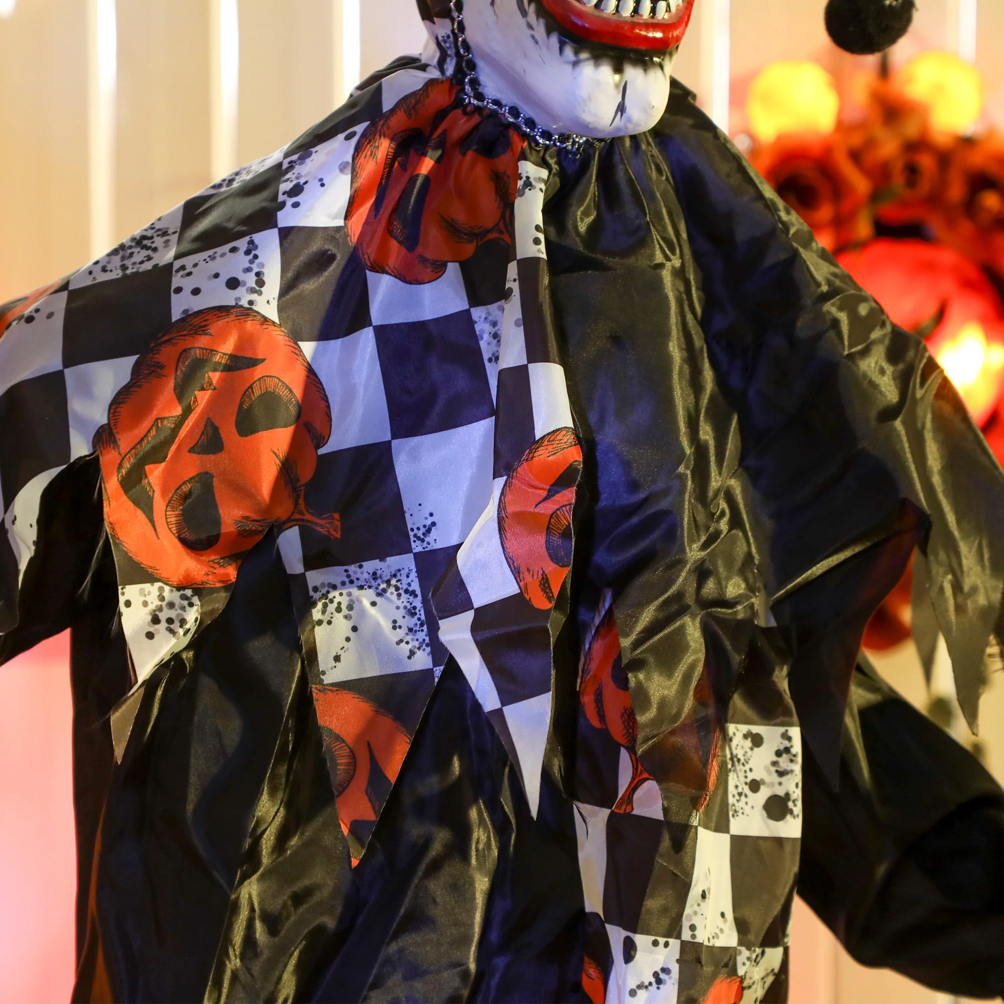 Outsunny Sound Activated Halloween Animatronics Clown with Red Light Up Eyes - Image 9