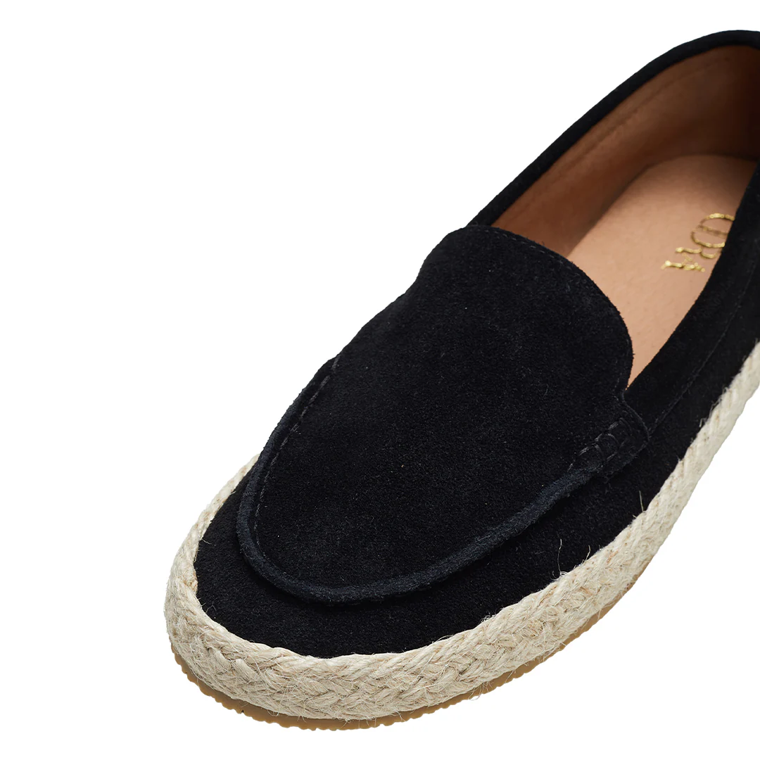 Pair of Fashion Slip-on Loafers - Image 6